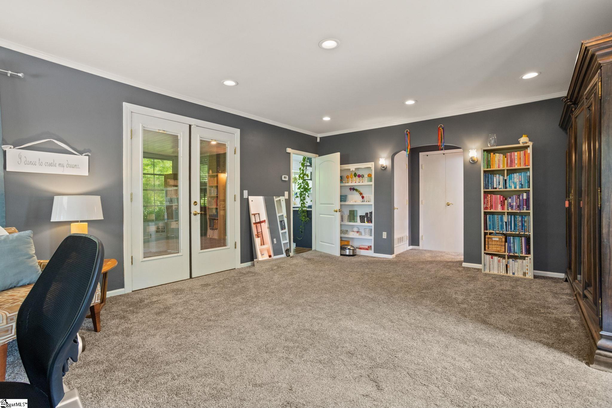 122 Bradley Boulevard Greenville, SC 20609