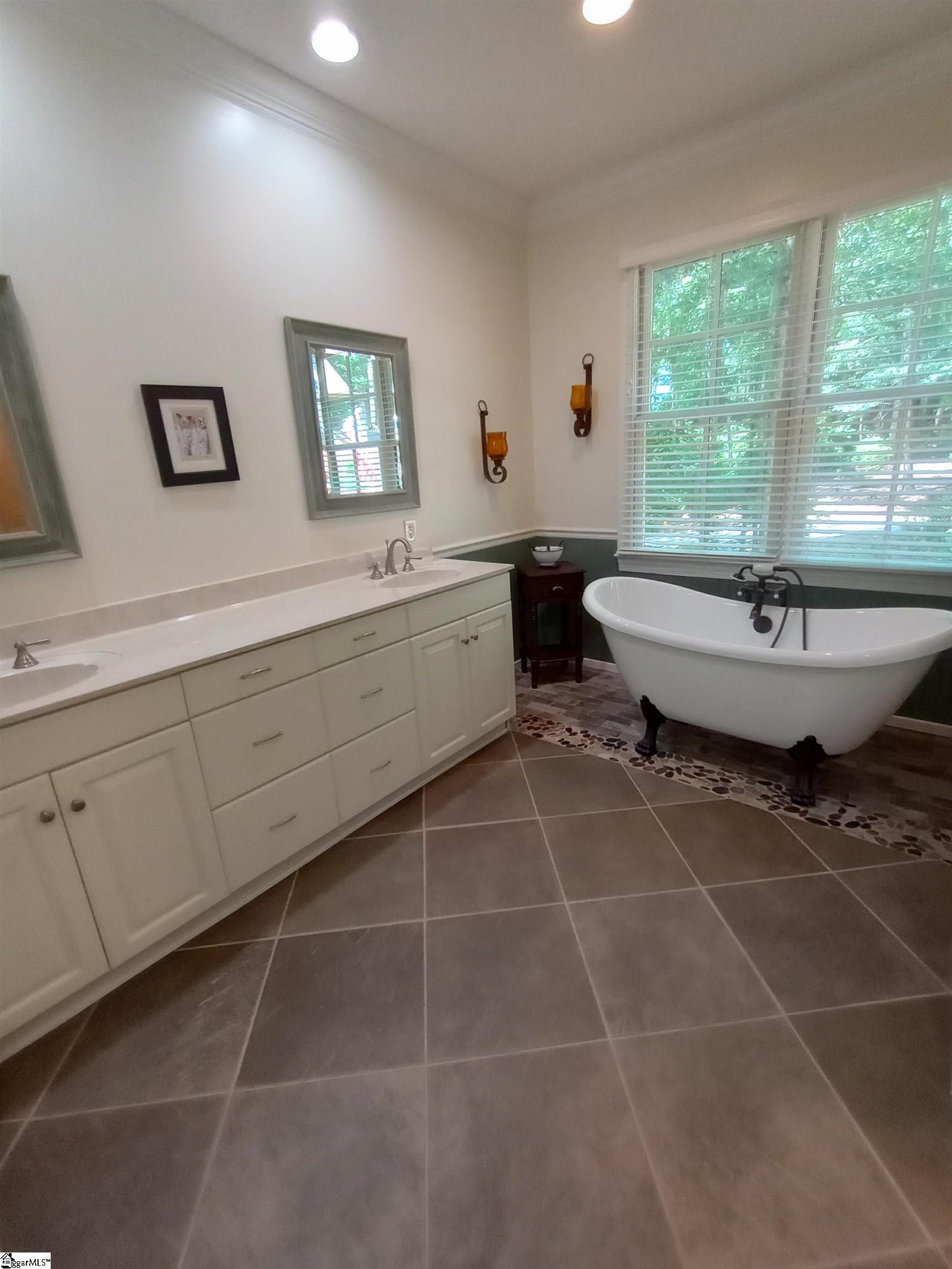 2 Autumn Oak Way Travelers Rest, SC 29690
