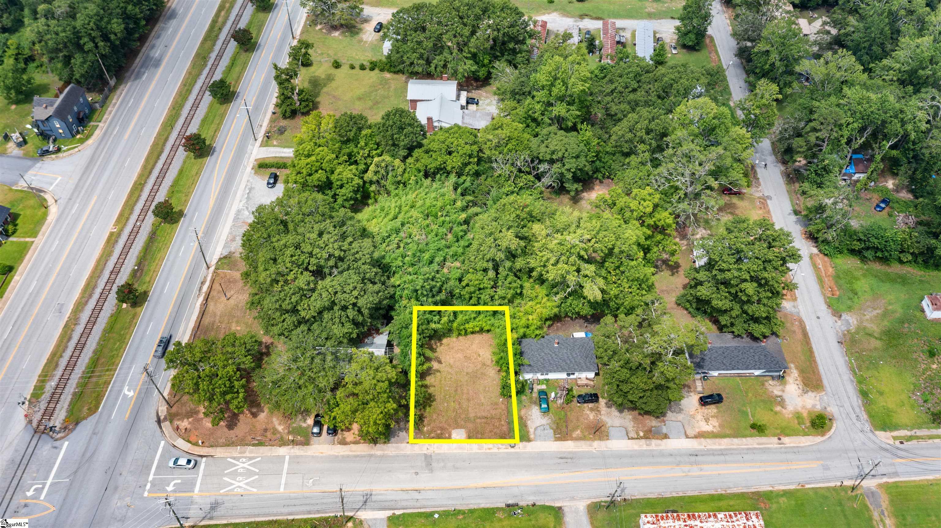 105 N Bell Street Clinton, SC 29325