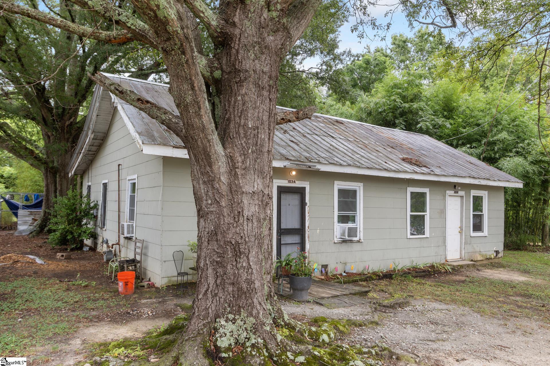103 N Bell Street Clinton, SC 29325