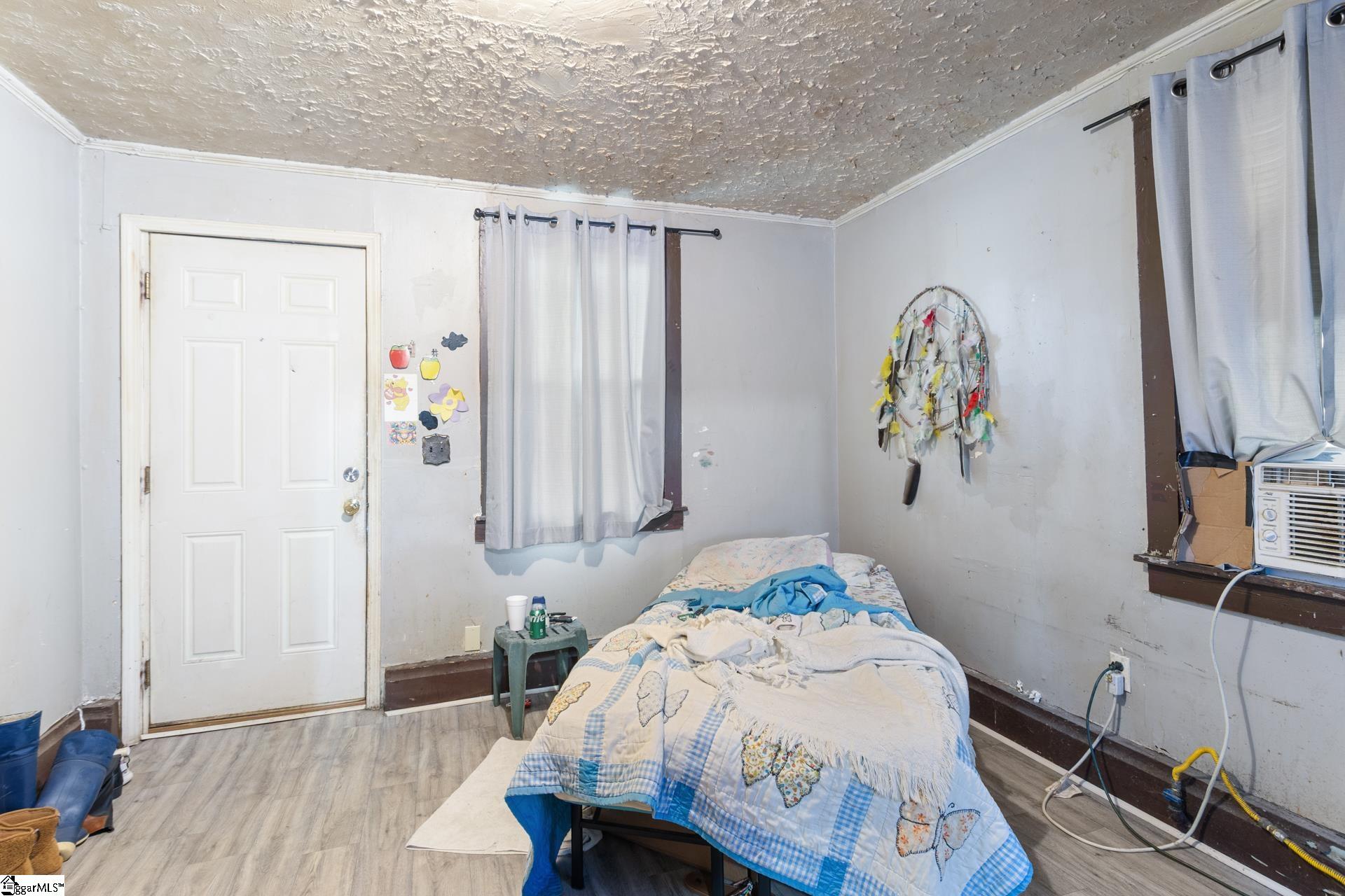103 N Bell Street Clinton, SC 29325