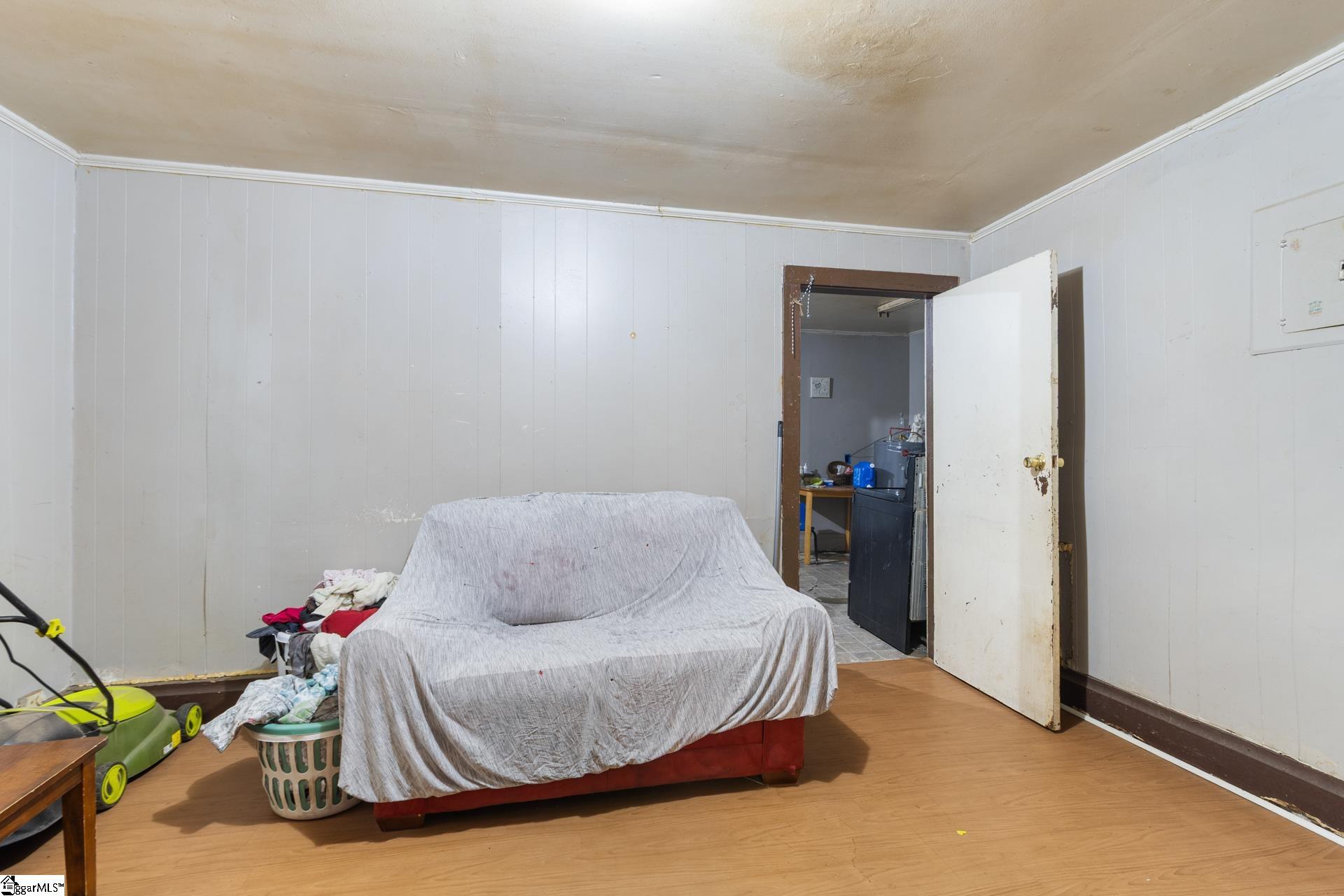 103 N Bell Street Clinton, SC 29325