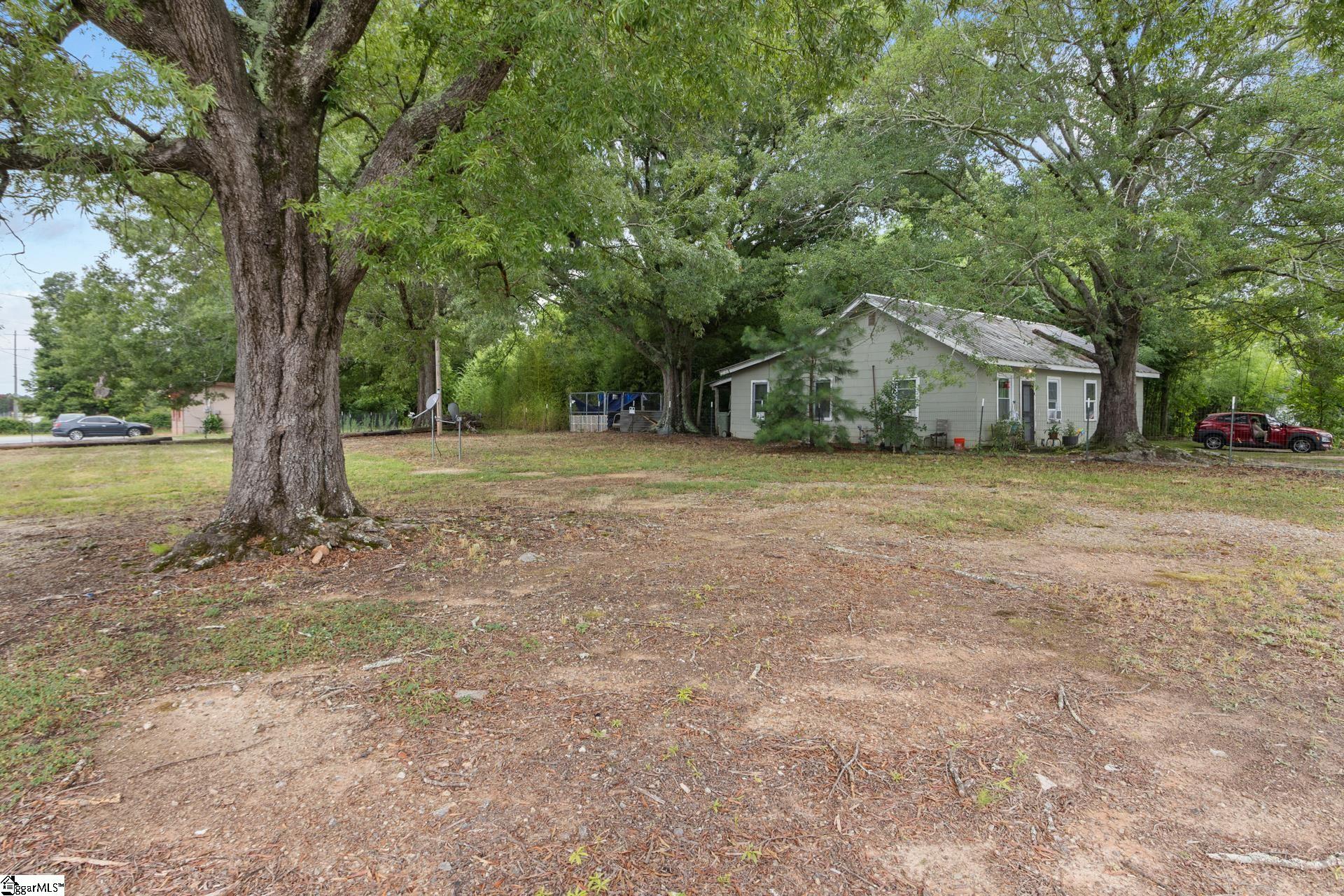 103 N Bell Street Clinton, SC 29325