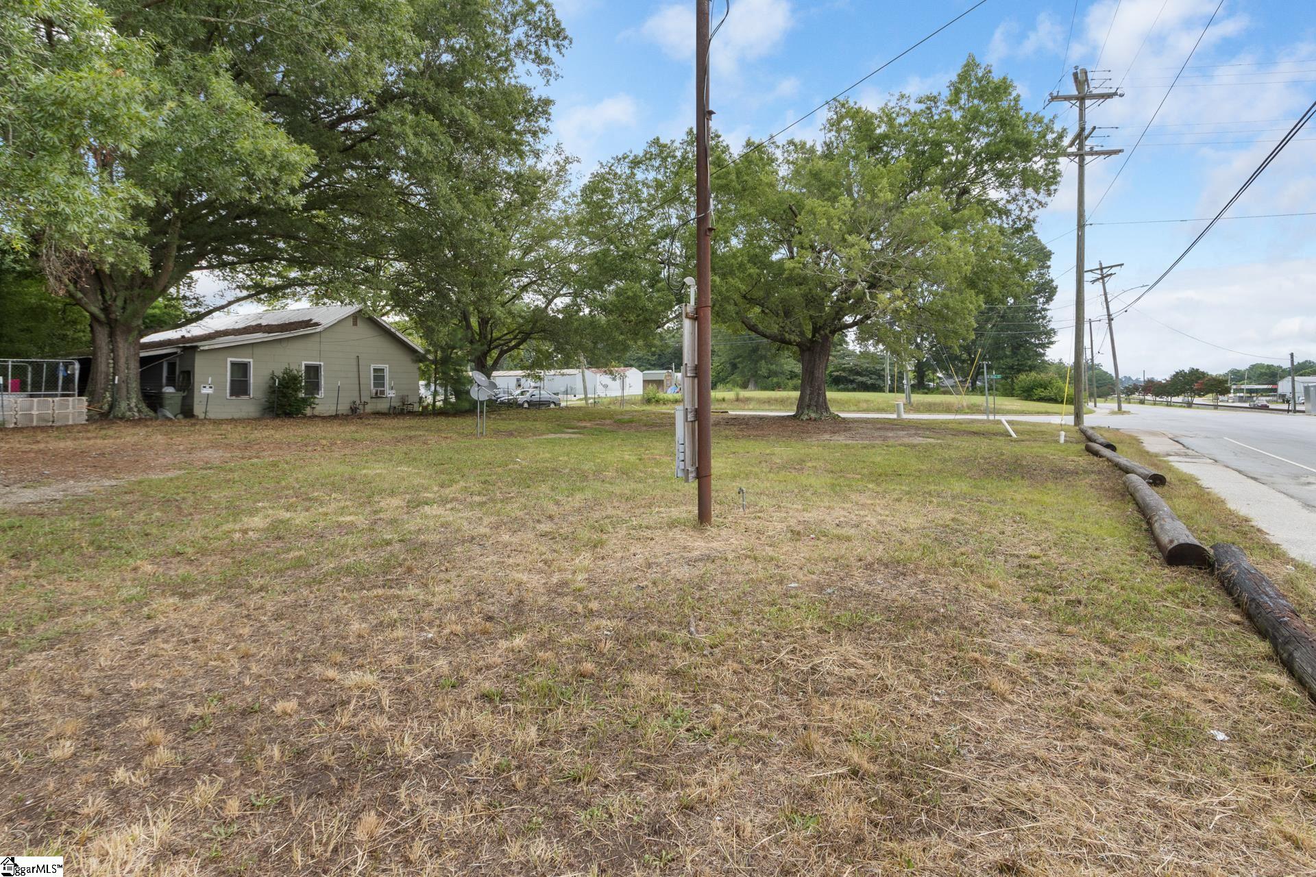 103 N Bell Street Clinton, SC 29325