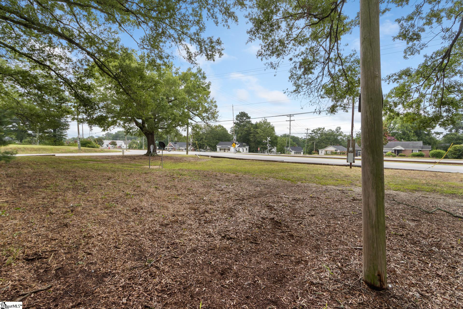 103 N Bell Street Clinton, SC 29325