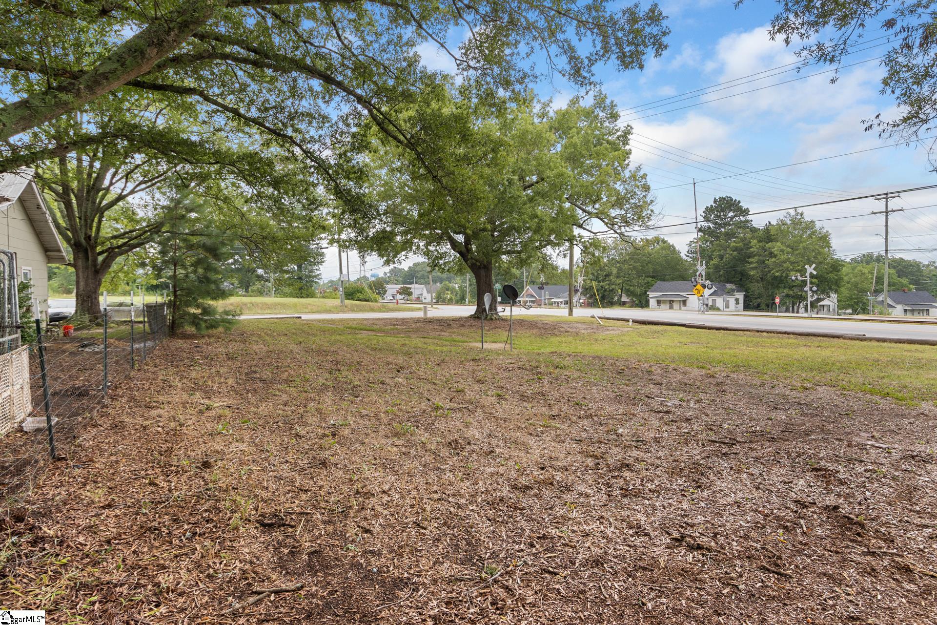 103 N Bell Street Clinton, SC 29325
