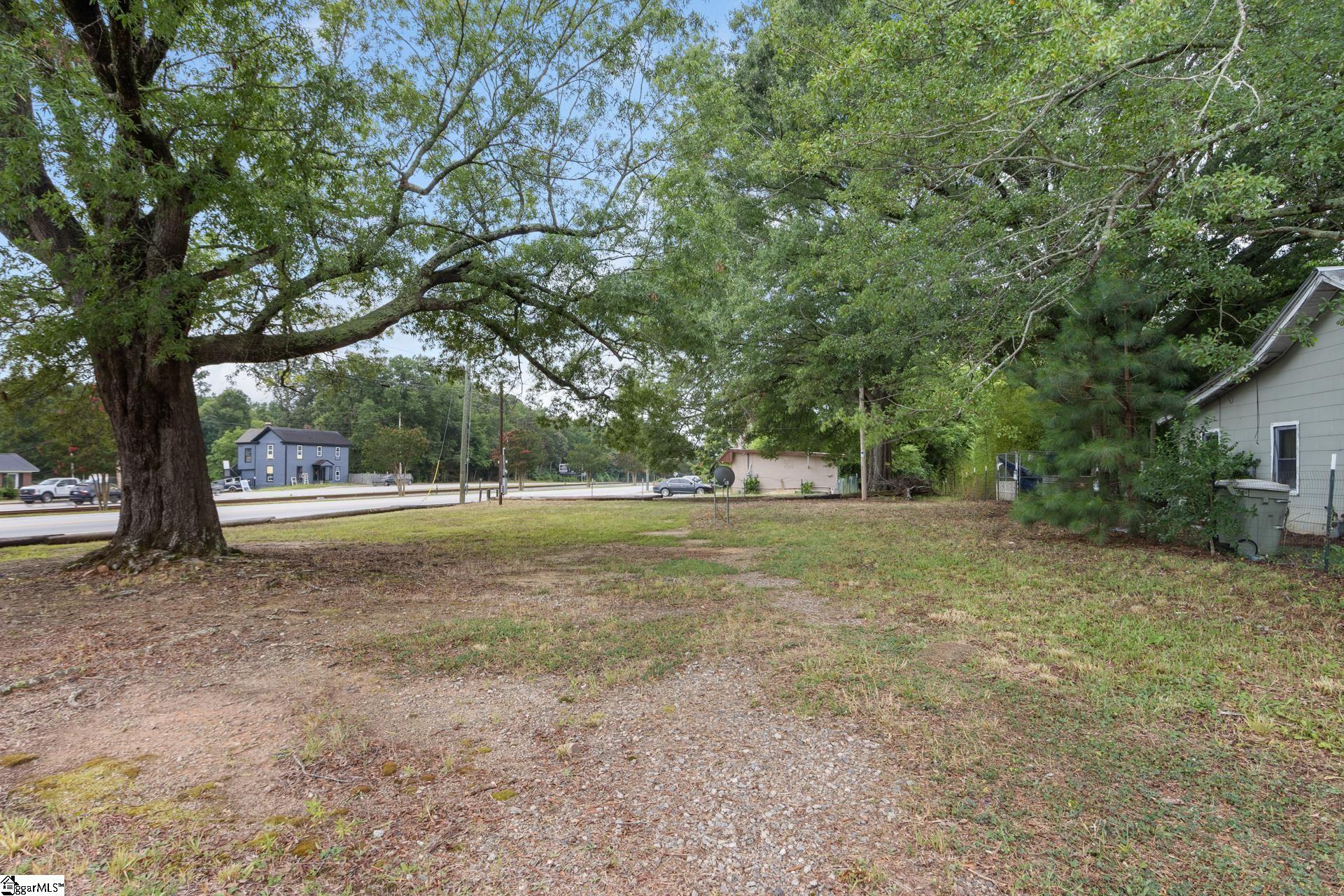 103 N Bell Street Clinton, SC 29325