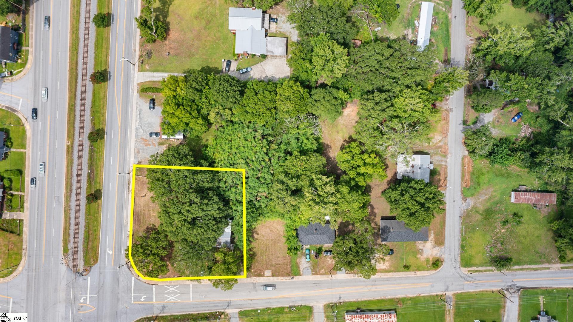 103 N Bell Street Clinton, SC 29325