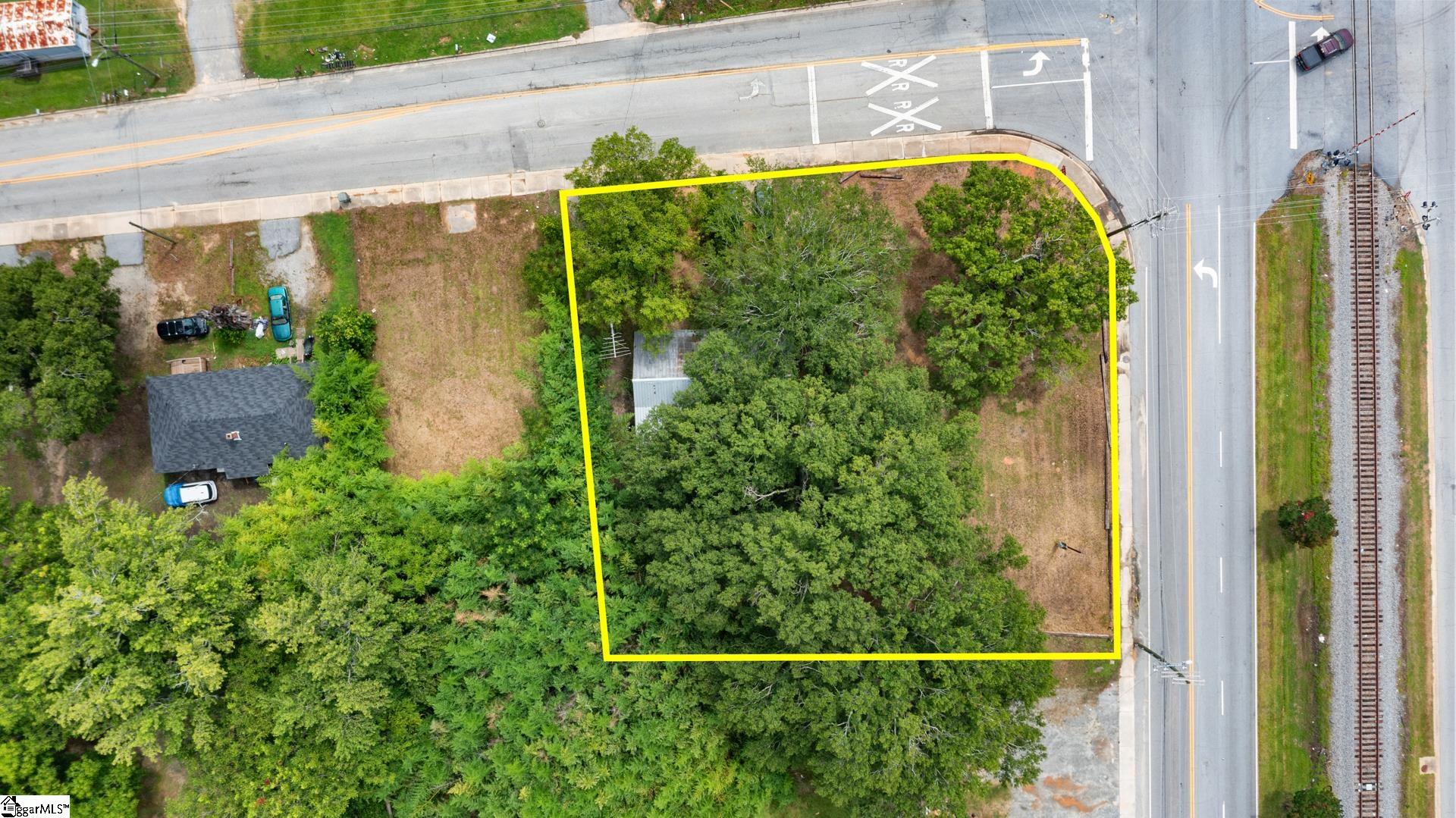 103 N Bell Street Clinton, SC 29325