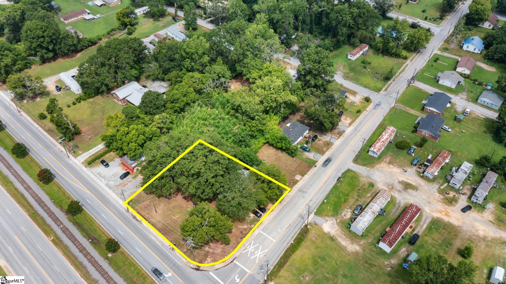 103 N Bell Street Clinton, SC 29325