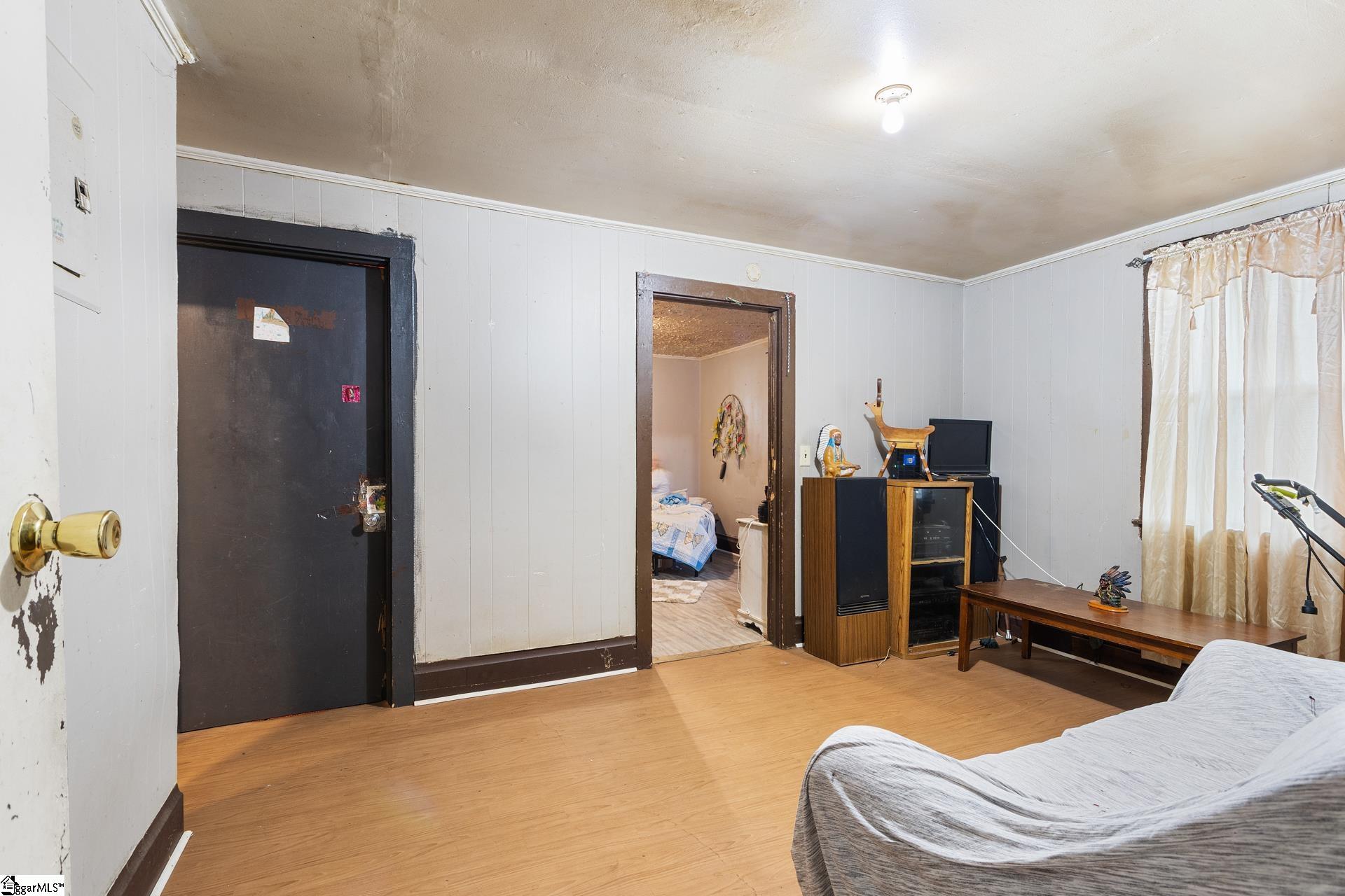 103 N Bell Street Clinton, SC 29325
