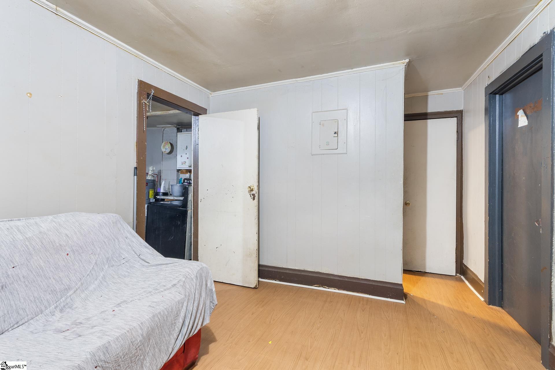 103 N Bell Street Clinton, SC 29325