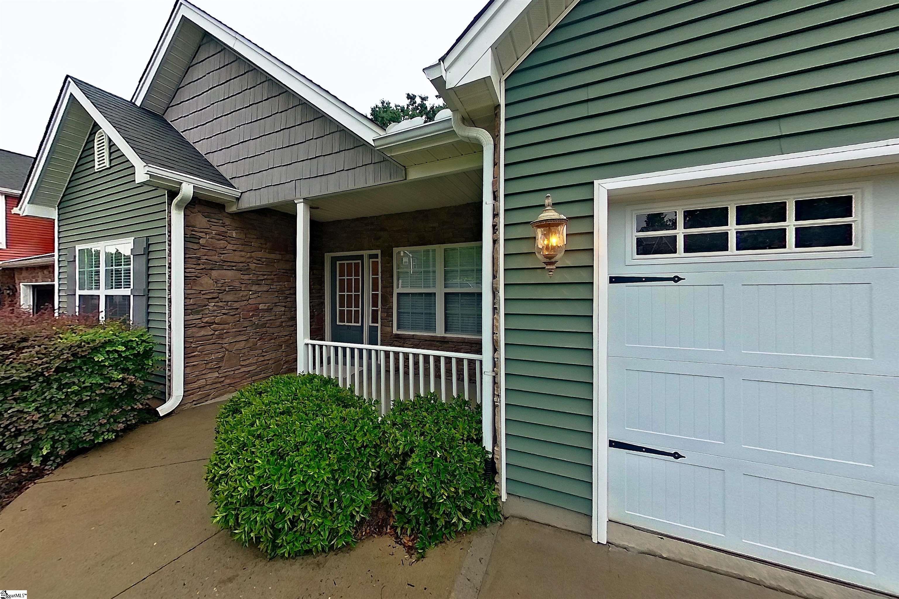10 Lost Tree Lane Simpsonville, SC 29681-5540