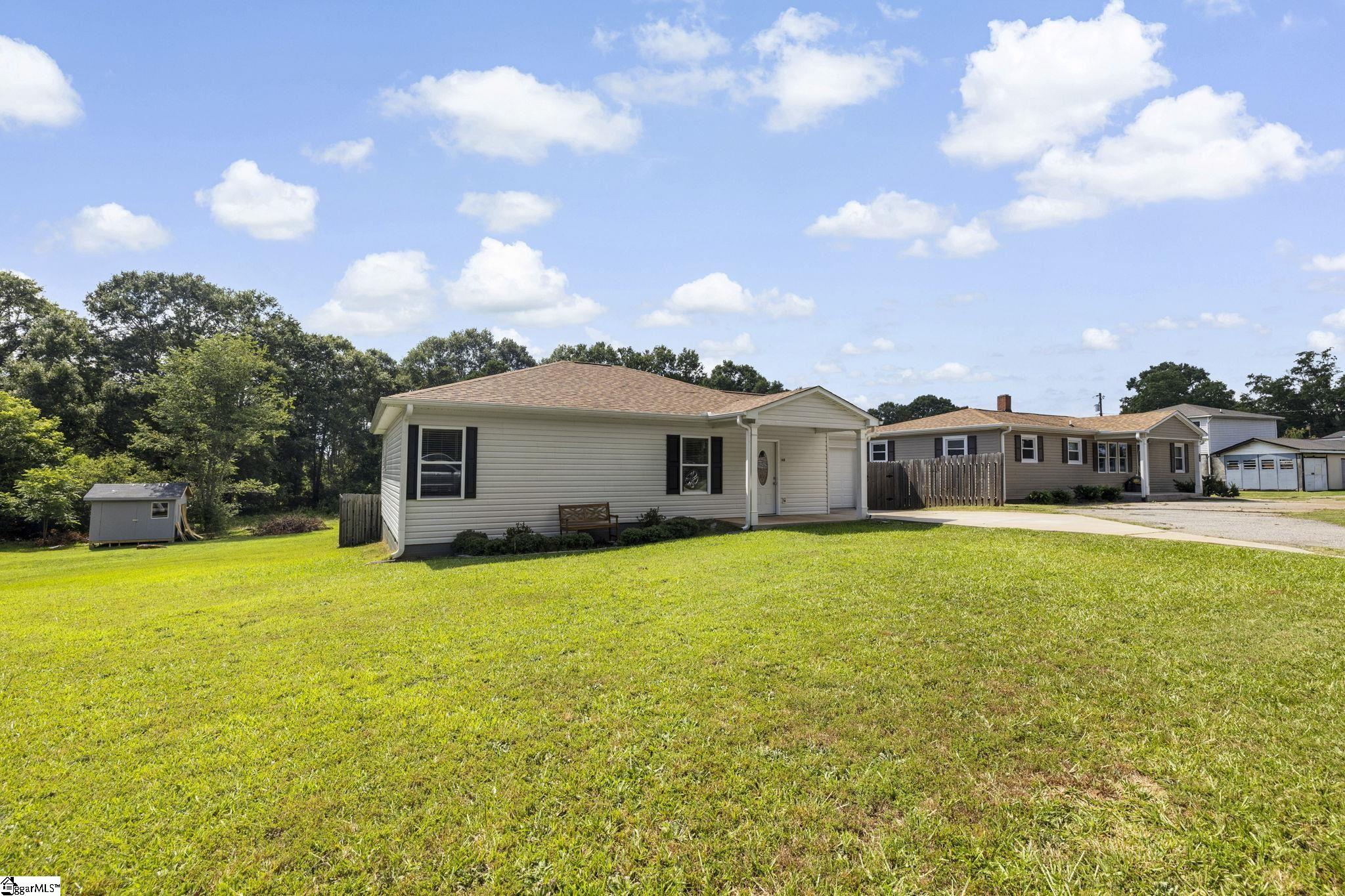 148 Bradley Drive Wellford, SC 29385