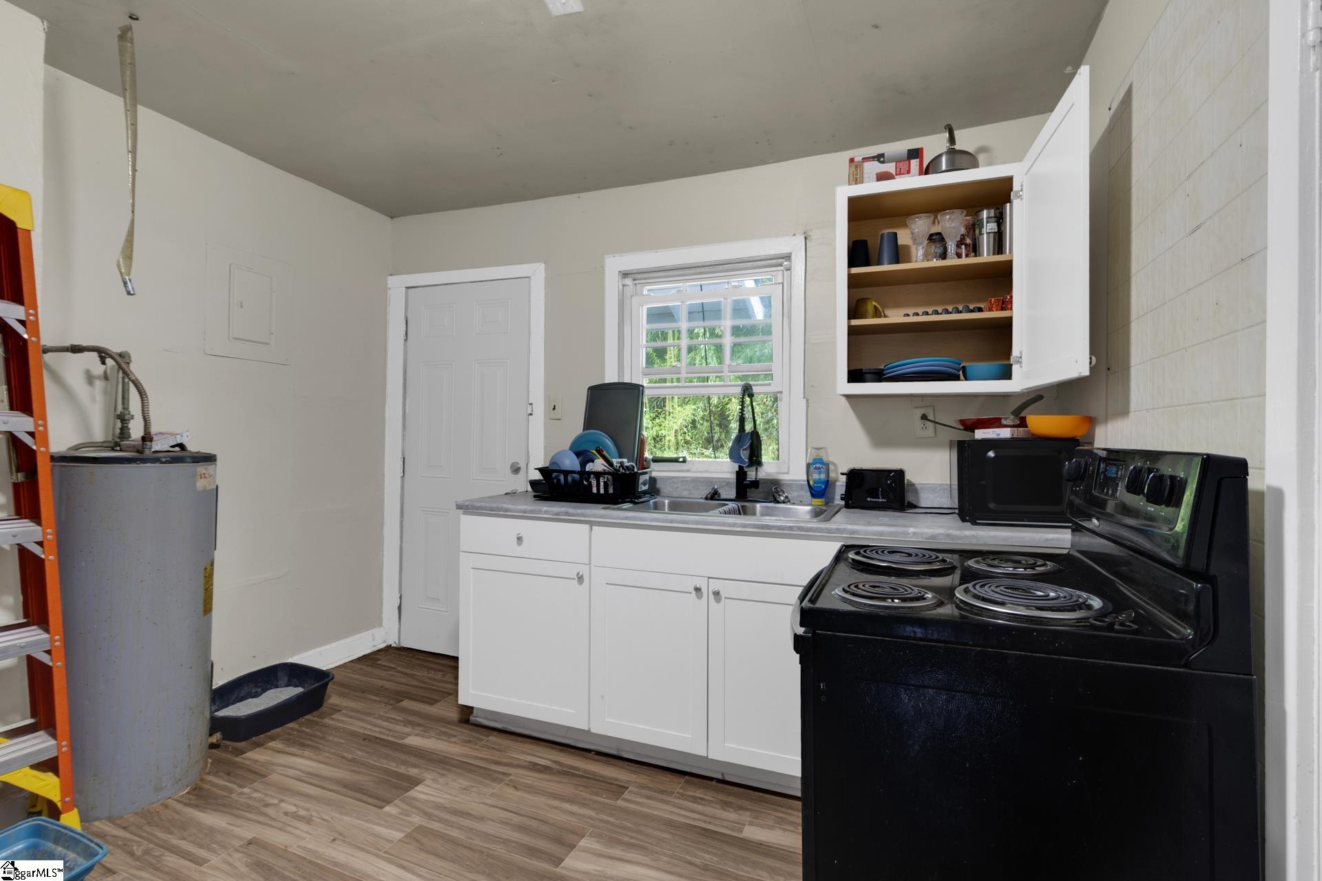 107 & 111 N Bell Street Clinton, SC 29325