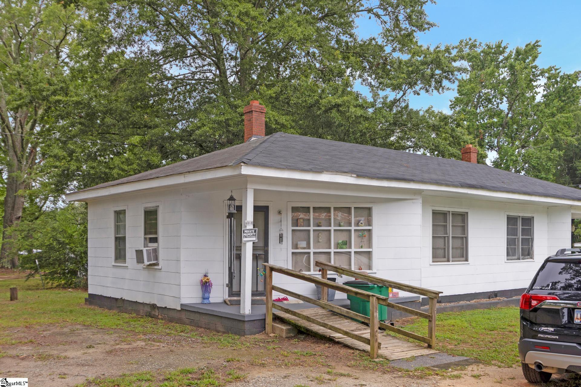 107 & 111 N Bell Street Clinton, SC 29325