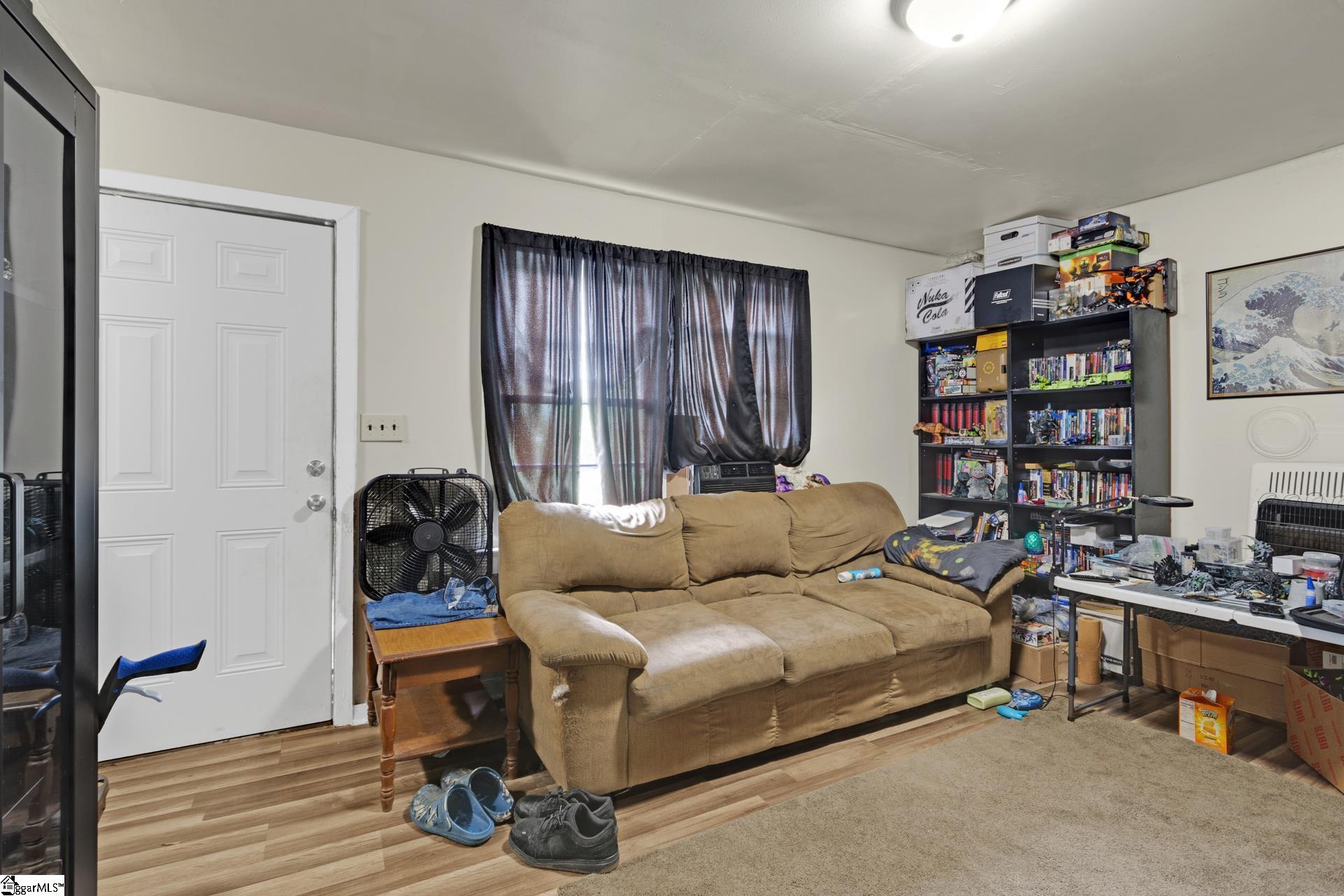 107 & 111 N Bell Street Clinton, SC 29325