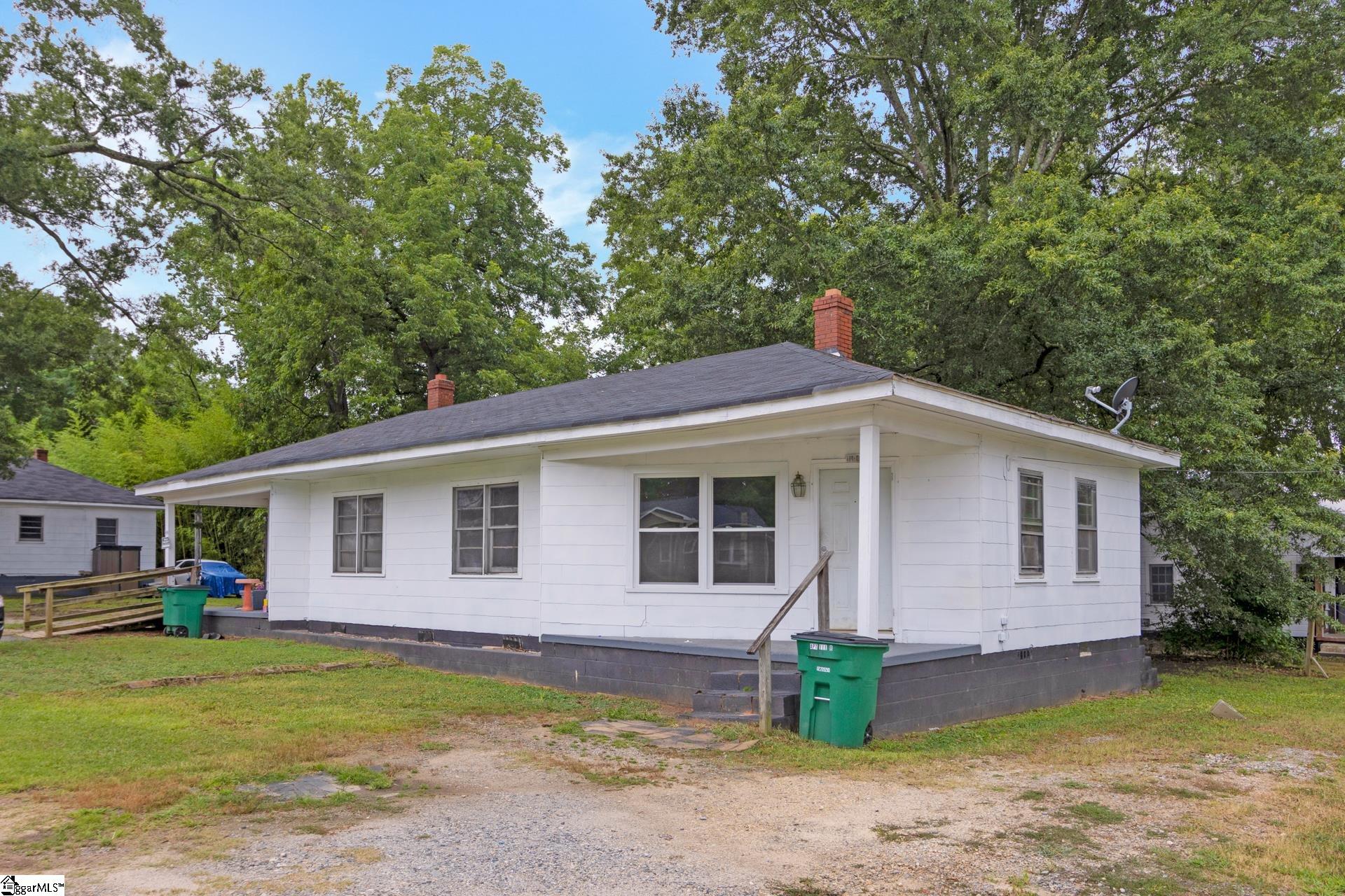 107 & 111 N Bell Street Clinton, SC 29325