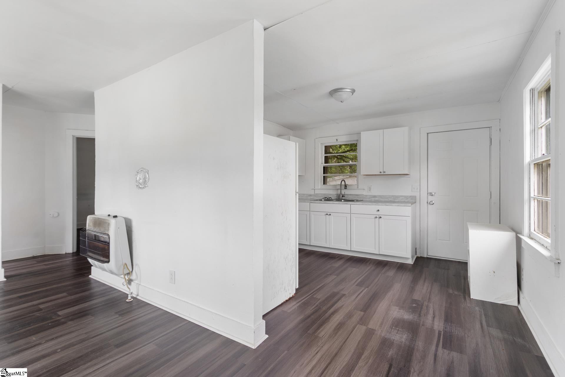 107 & 111 N Bell Street Clinton, SC 29325