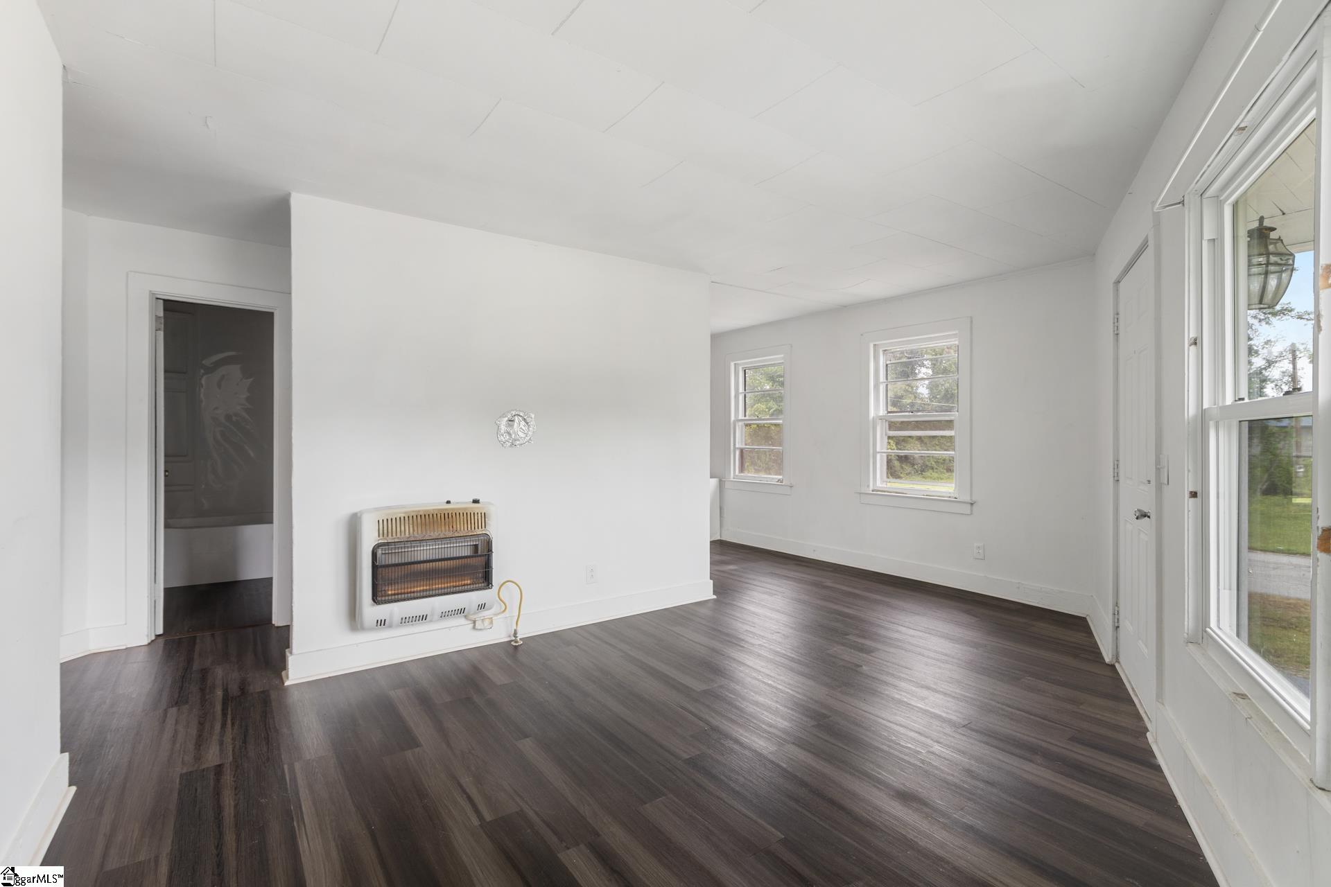 107 & 111 N Bell Street Clinton, SC 29325