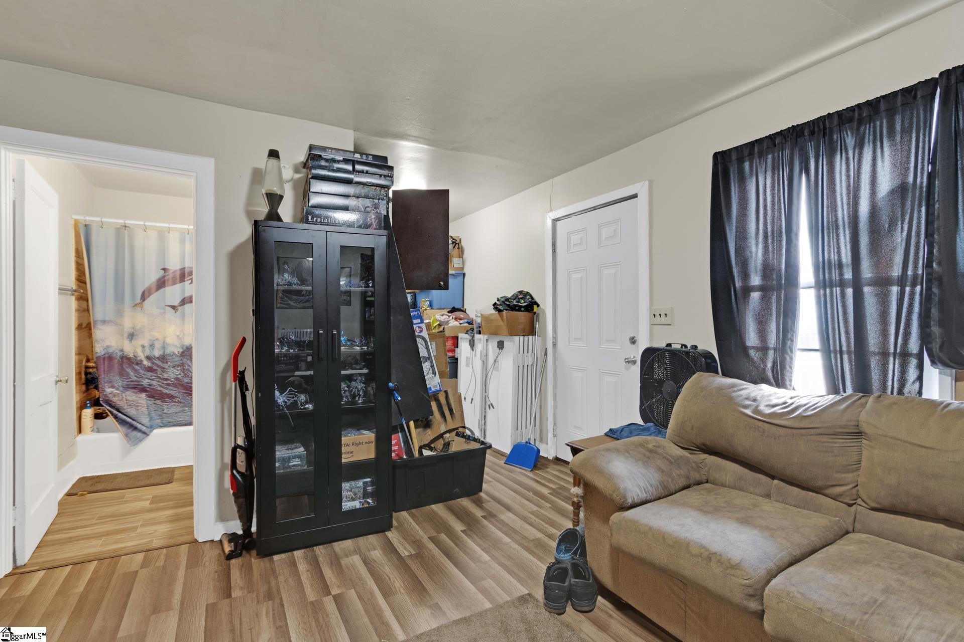 107 & 111 N Bell Street Clinton, SC 29325