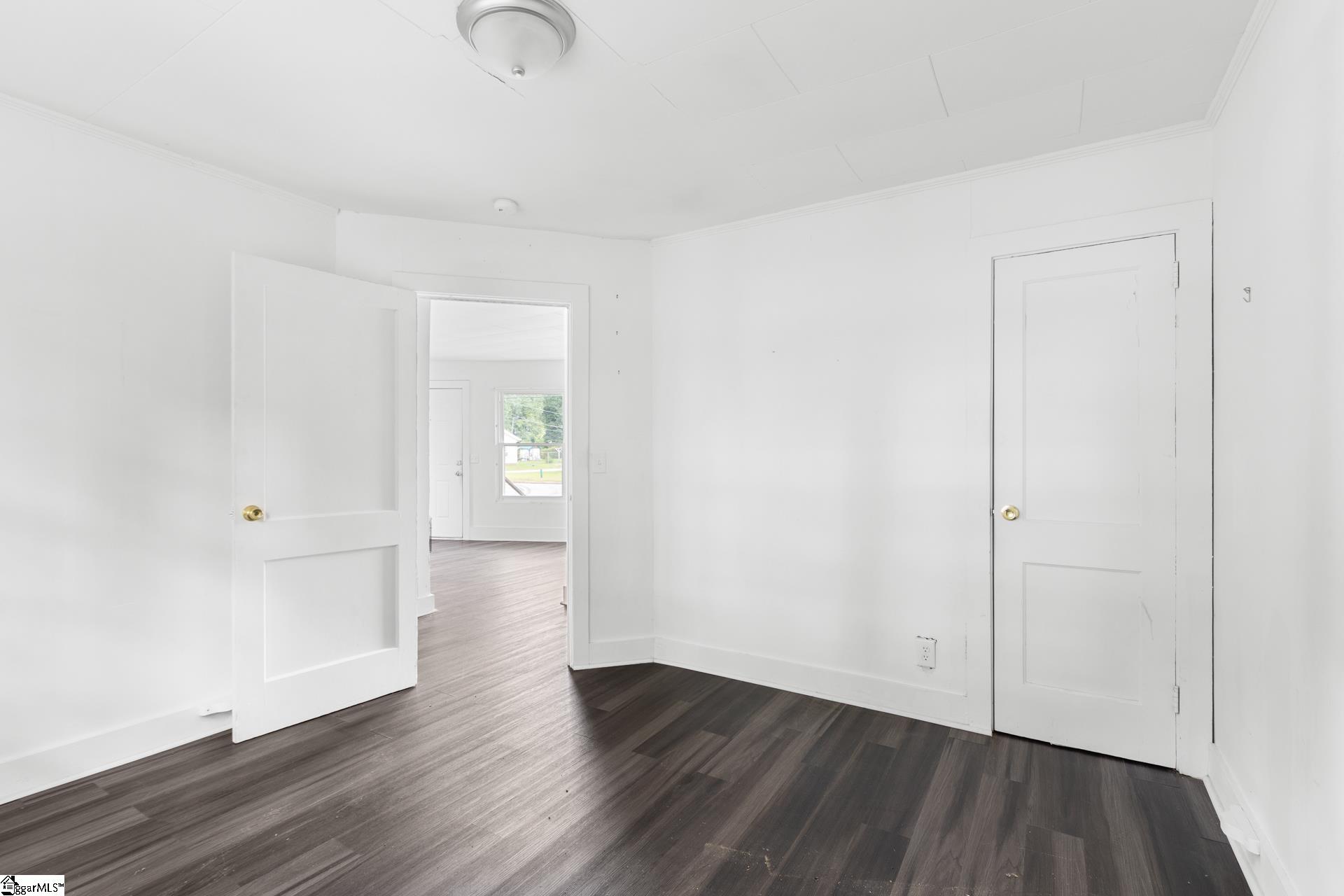 107 & 111 N Bell Street Clinton, SC 29325