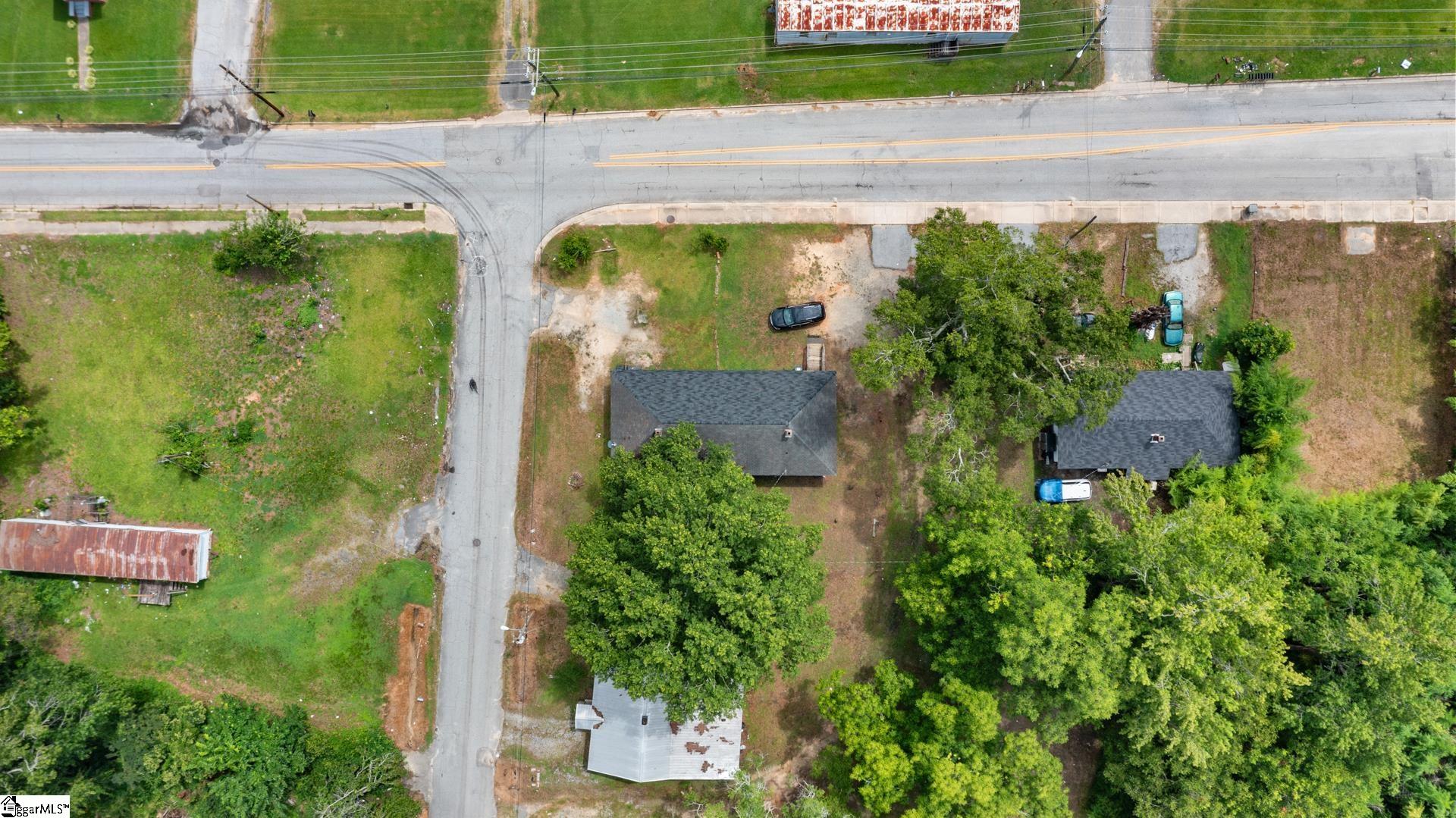 107 & 111 N Bell Street Clinton, SC 29325