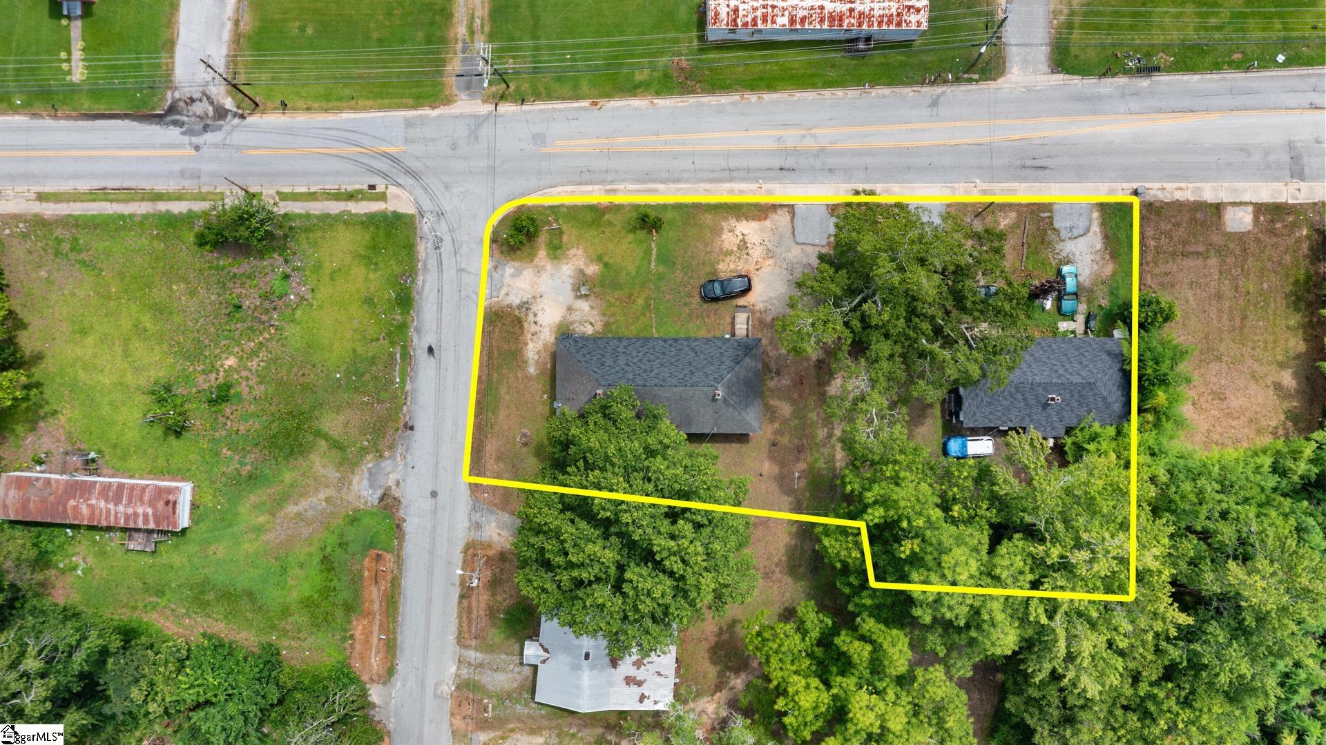 107 & 111 N Bell Street Clinton, SC 29325