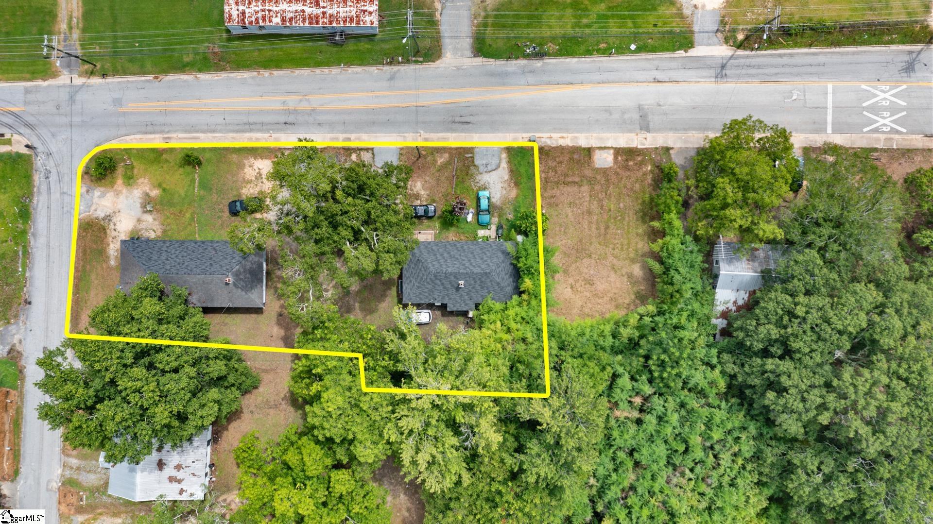 107 & 111 N Bell Street Clinton, SC 29325