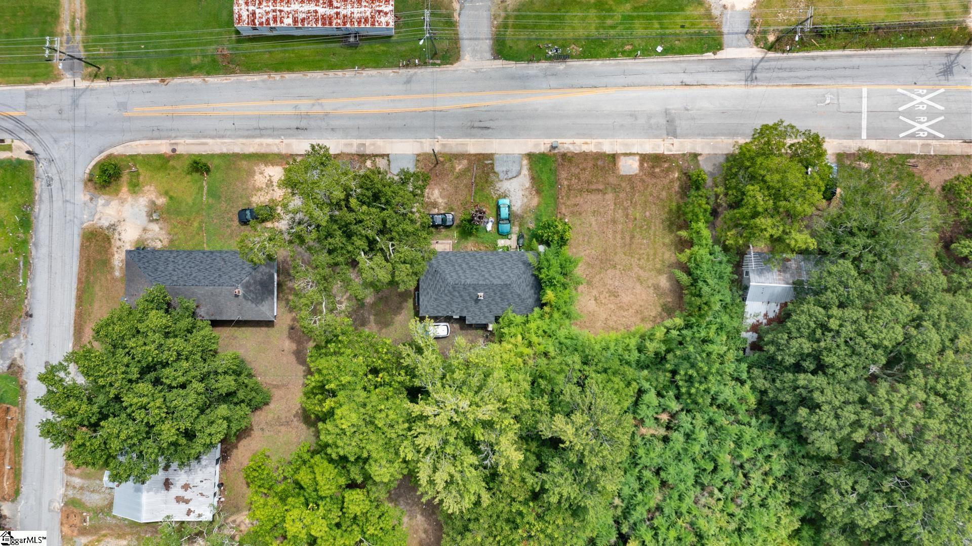 107 & 111 N Bell Street Clinton, SC 29325