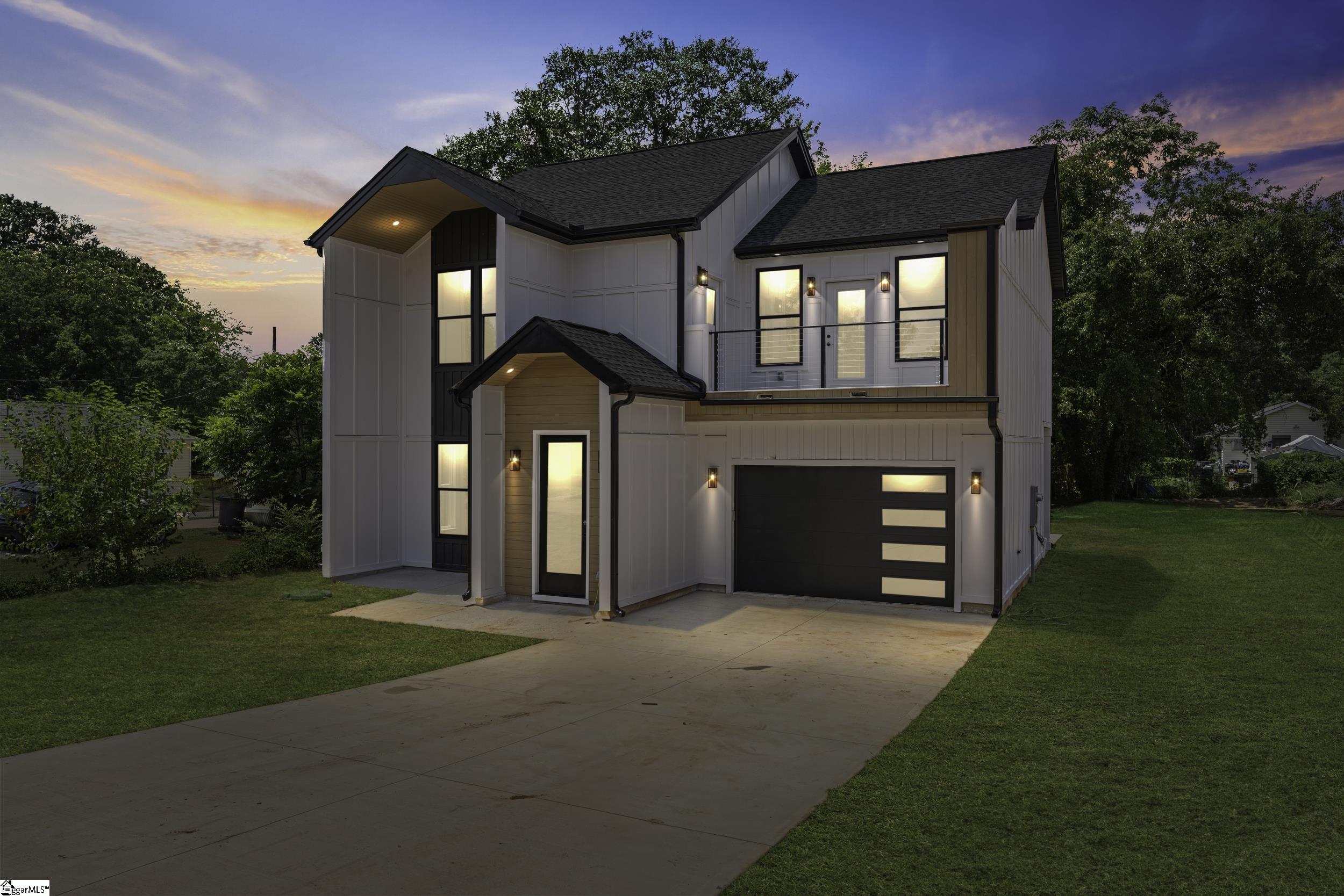 31 Gentry Street Greenville, SC 29611-4051