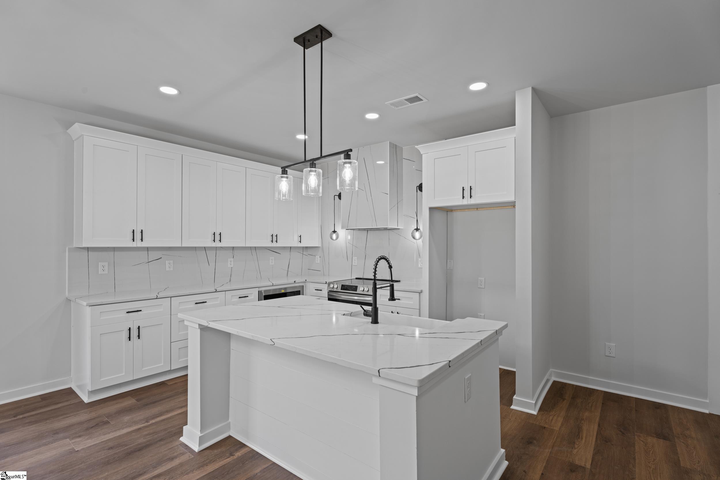 31 Gentry Street Greenville, SC 29611-4051