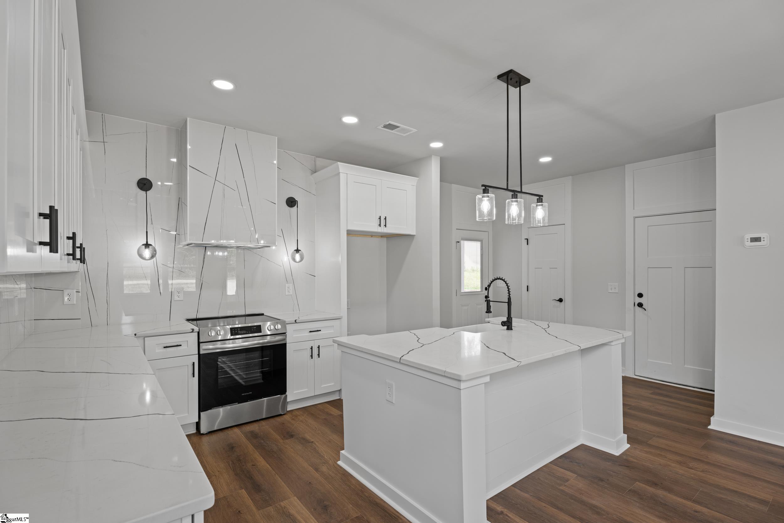 31 Gentry Street Greenville, SC 29611-4051