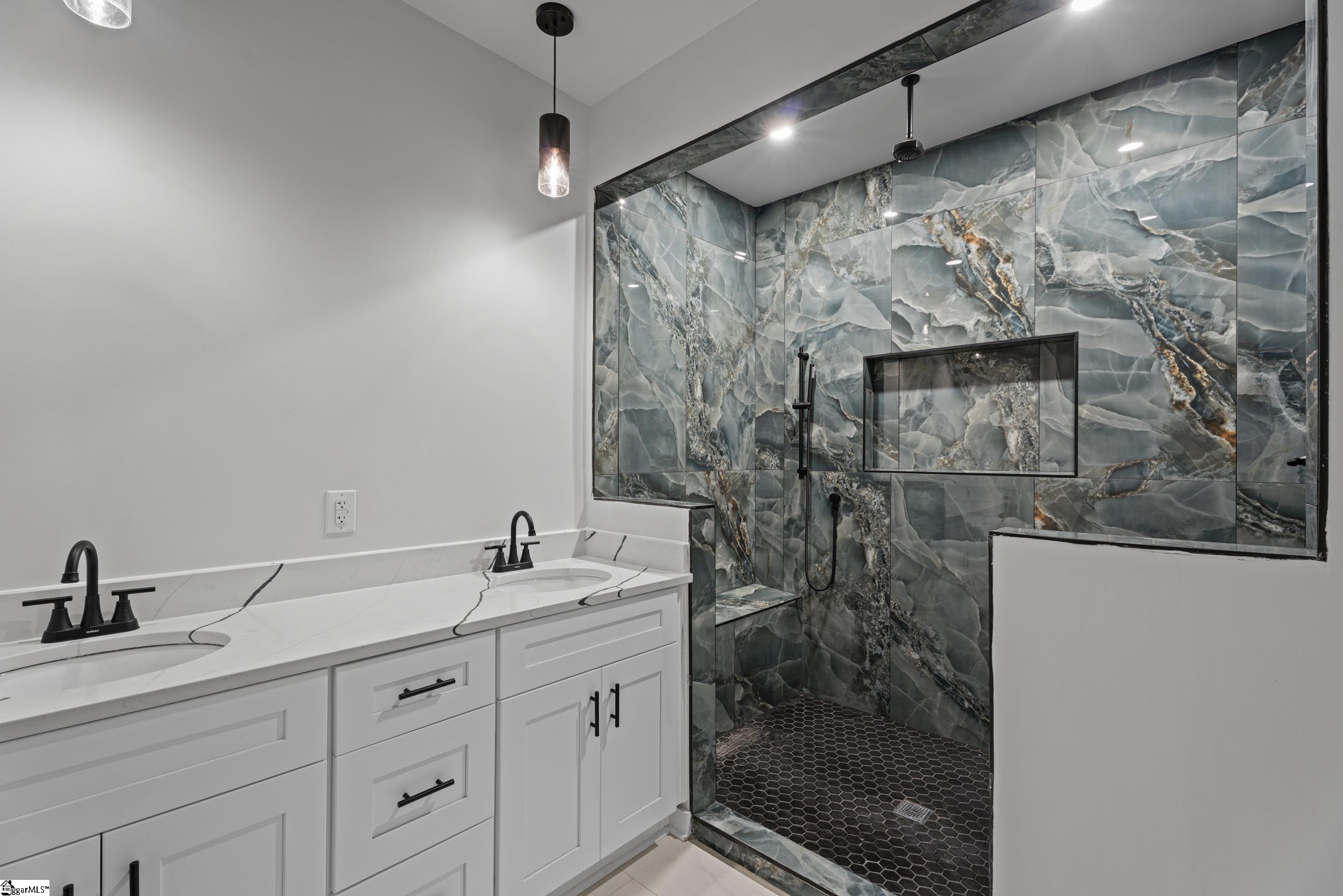 31 Gentry Street Greenville, SC 29611-4051