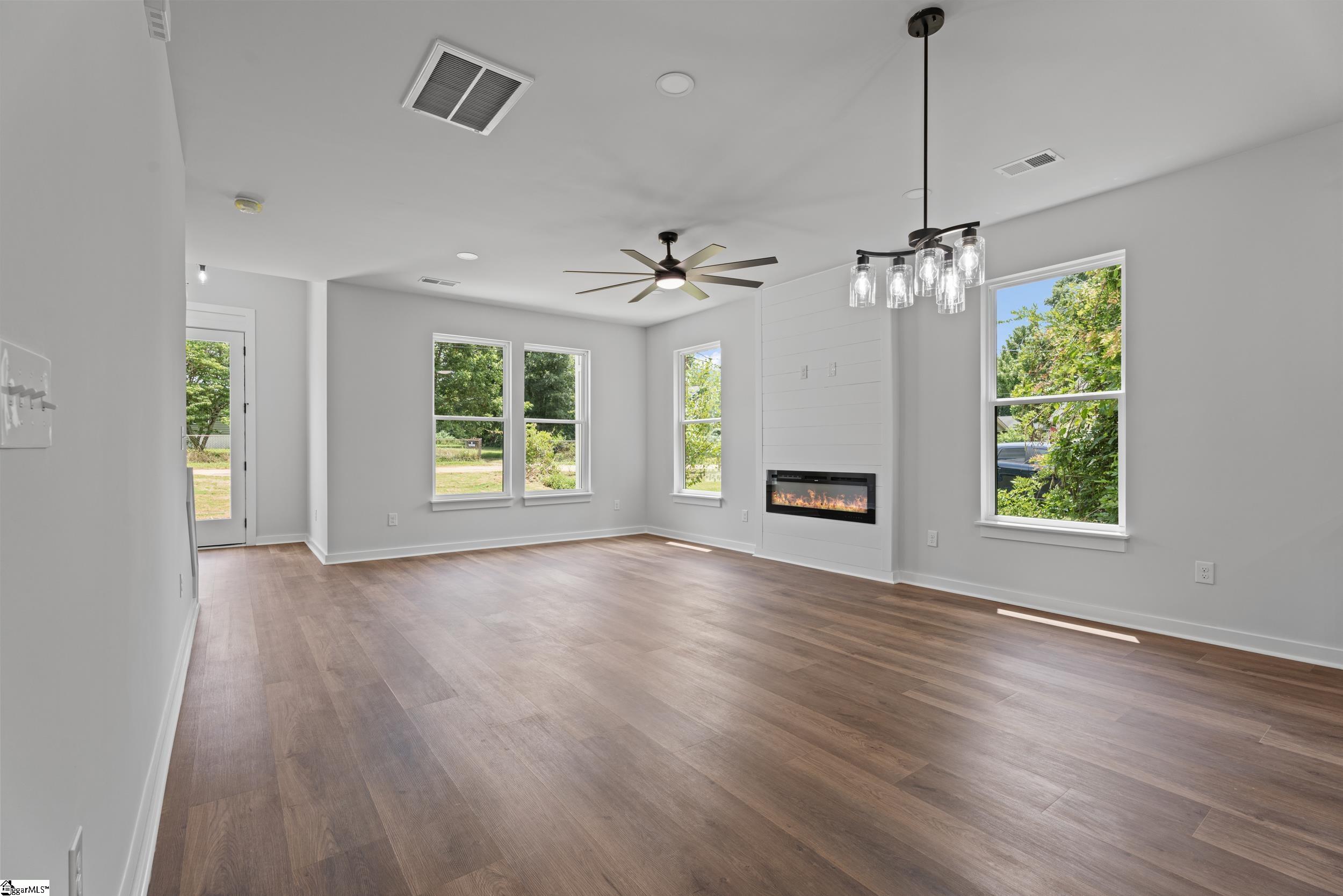 31 Gentry Street Greenville, SC 29611-4051