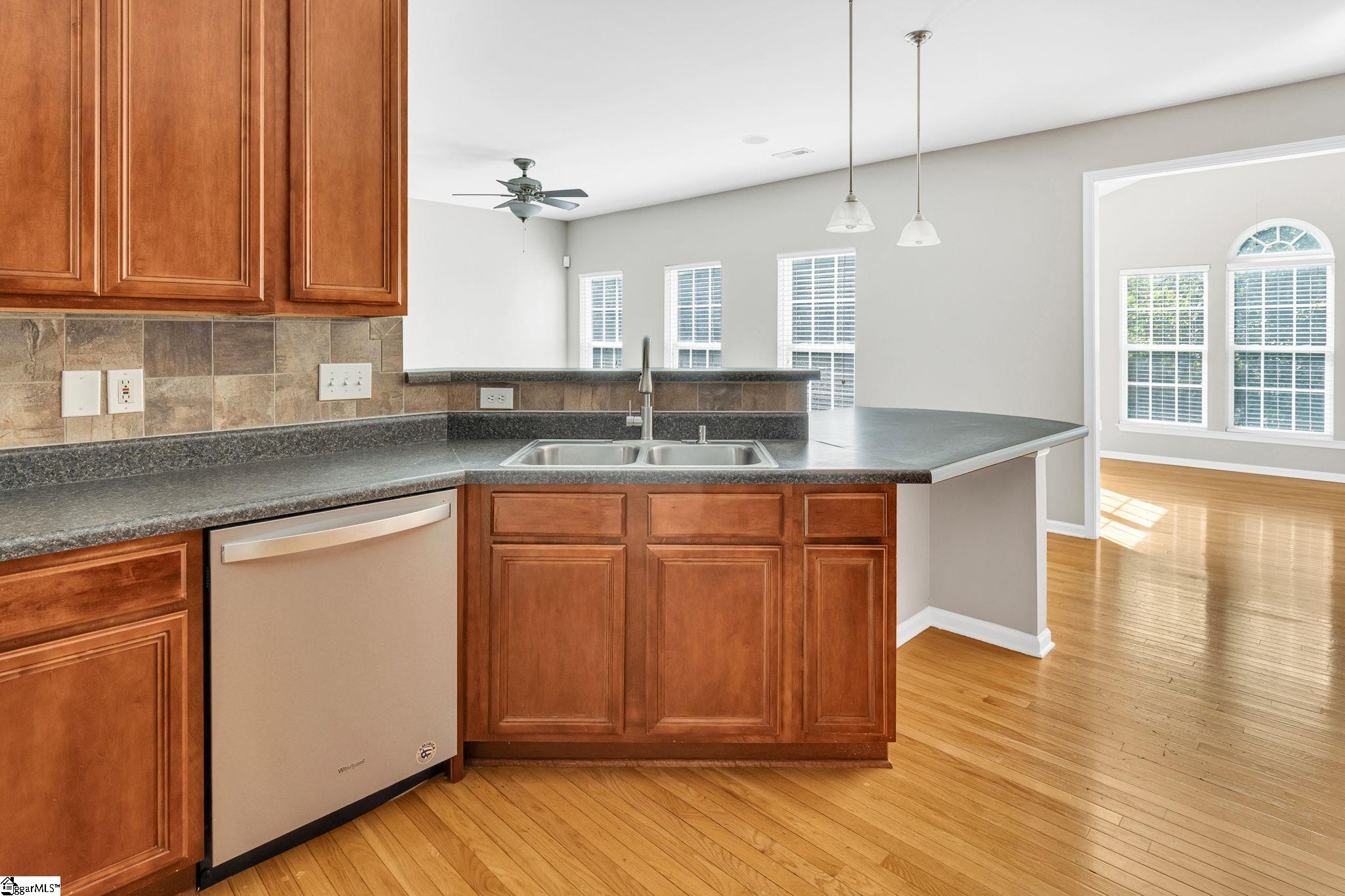 35 Ridgeleigh Way Simpsonville, SC 29681