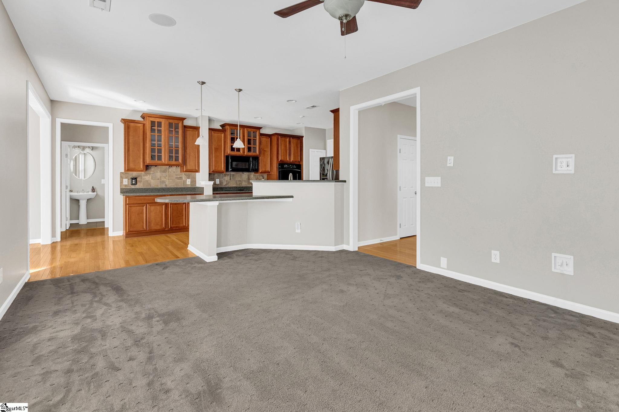 35 Ridgeleigh Way Simpsonville, SC 29681