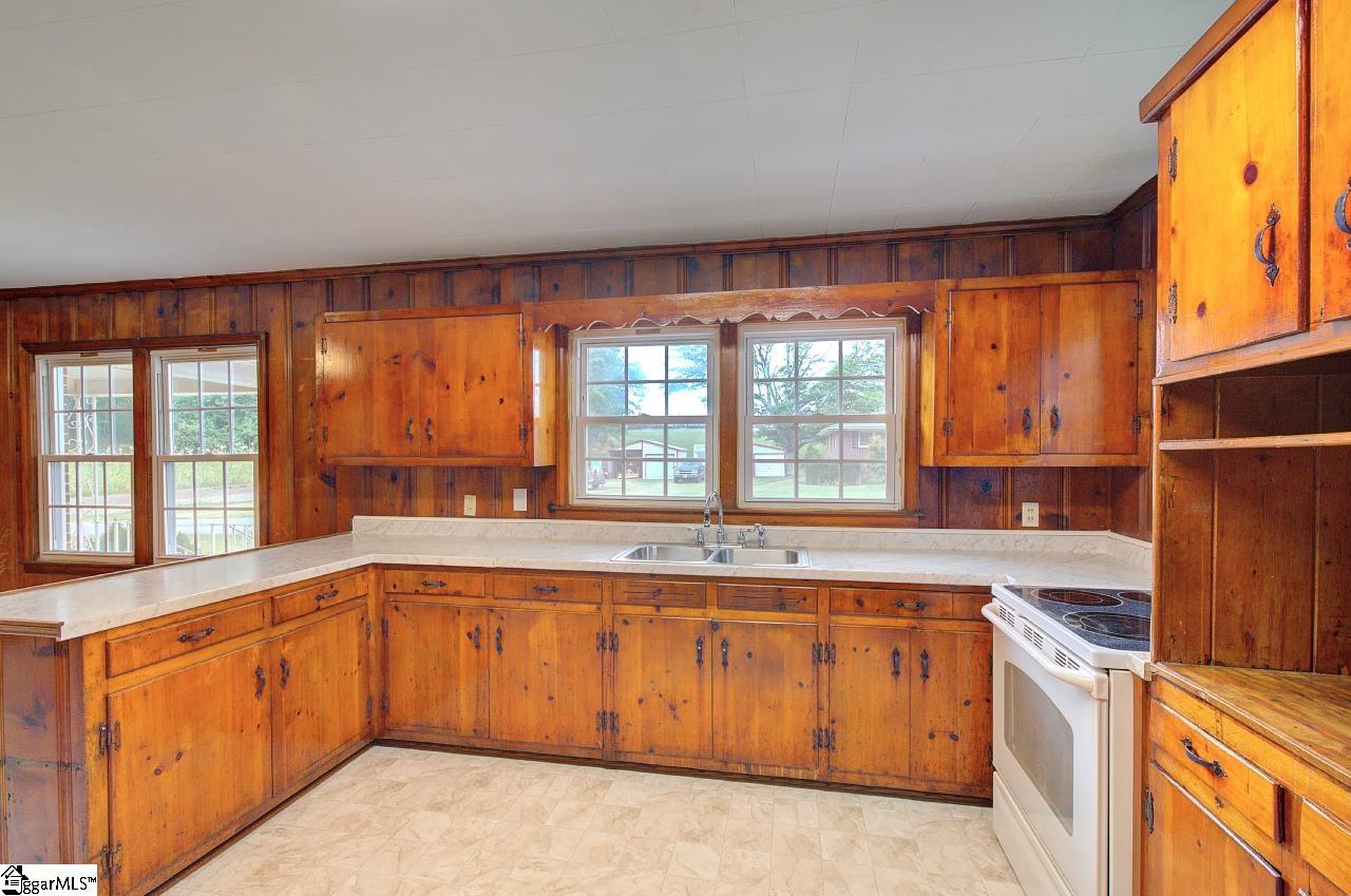 107 Hillside Drive Anderson, SC 29625
