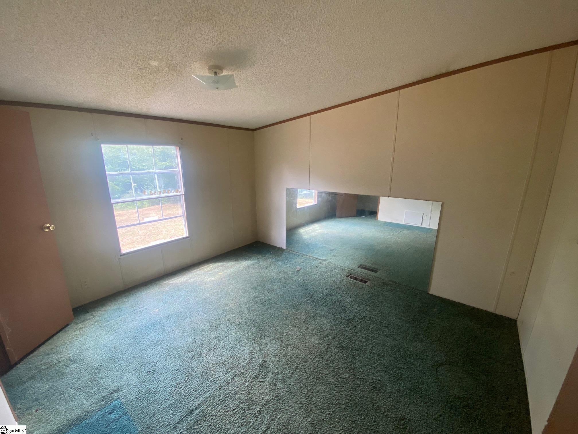 124 Lucille Drive Gray Court, SC 29645