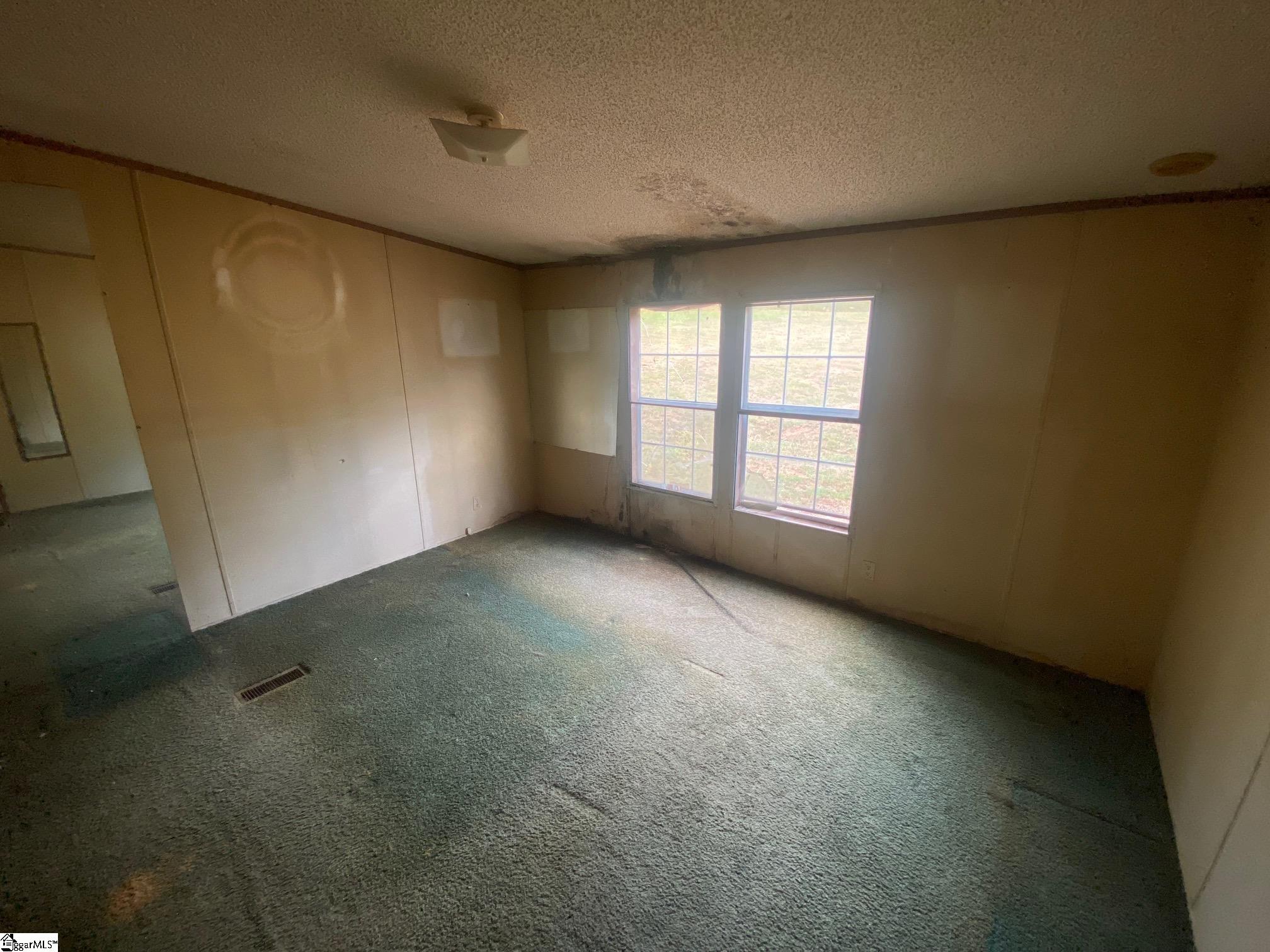 124 Lucille Drive Gray Court, SC 29645