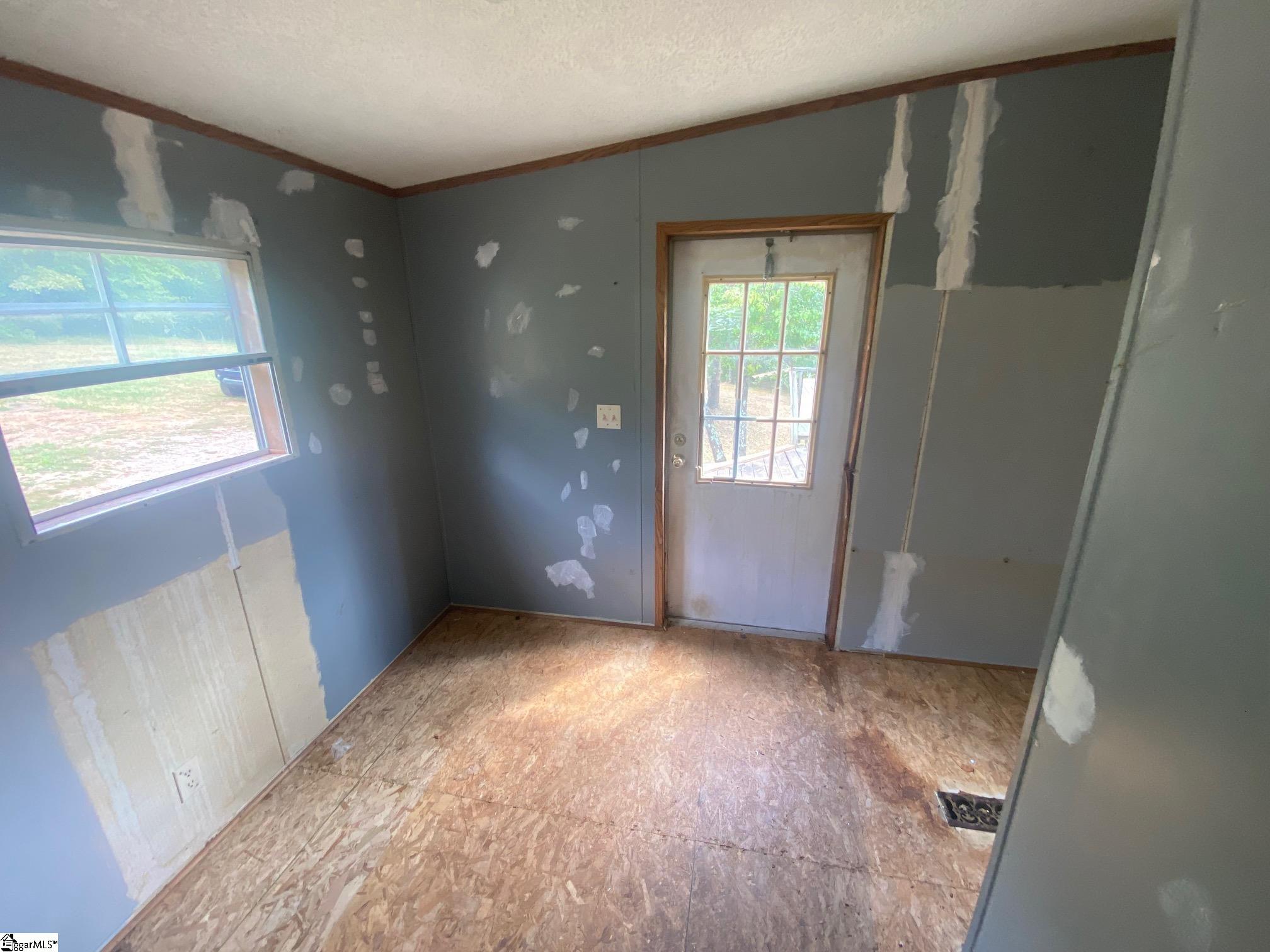 124 Lucille Drive Gray Court, SC 29645