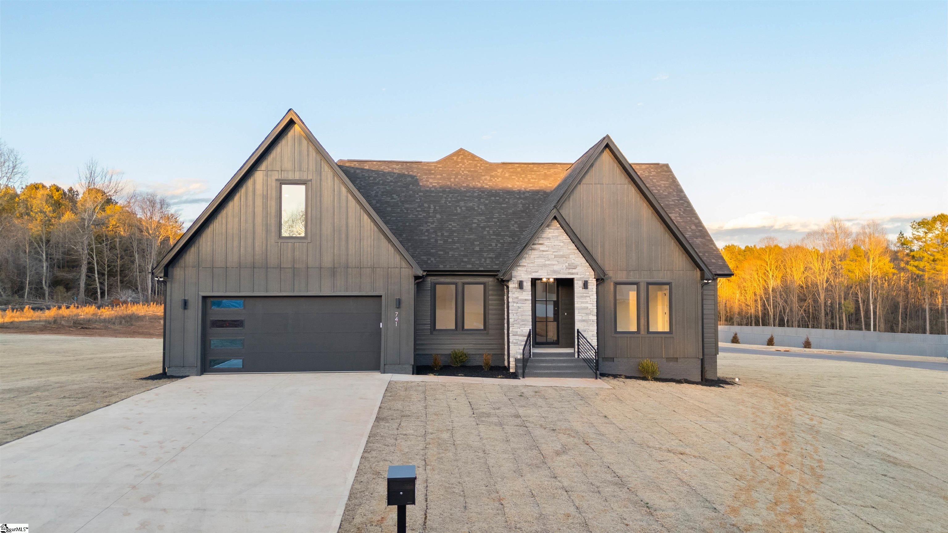 741 New South Court Wellford, SC 29385