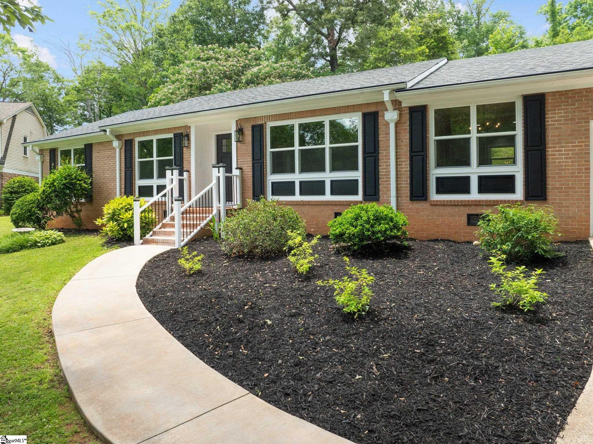 12 Burlwood Court Taylors, SC 29687