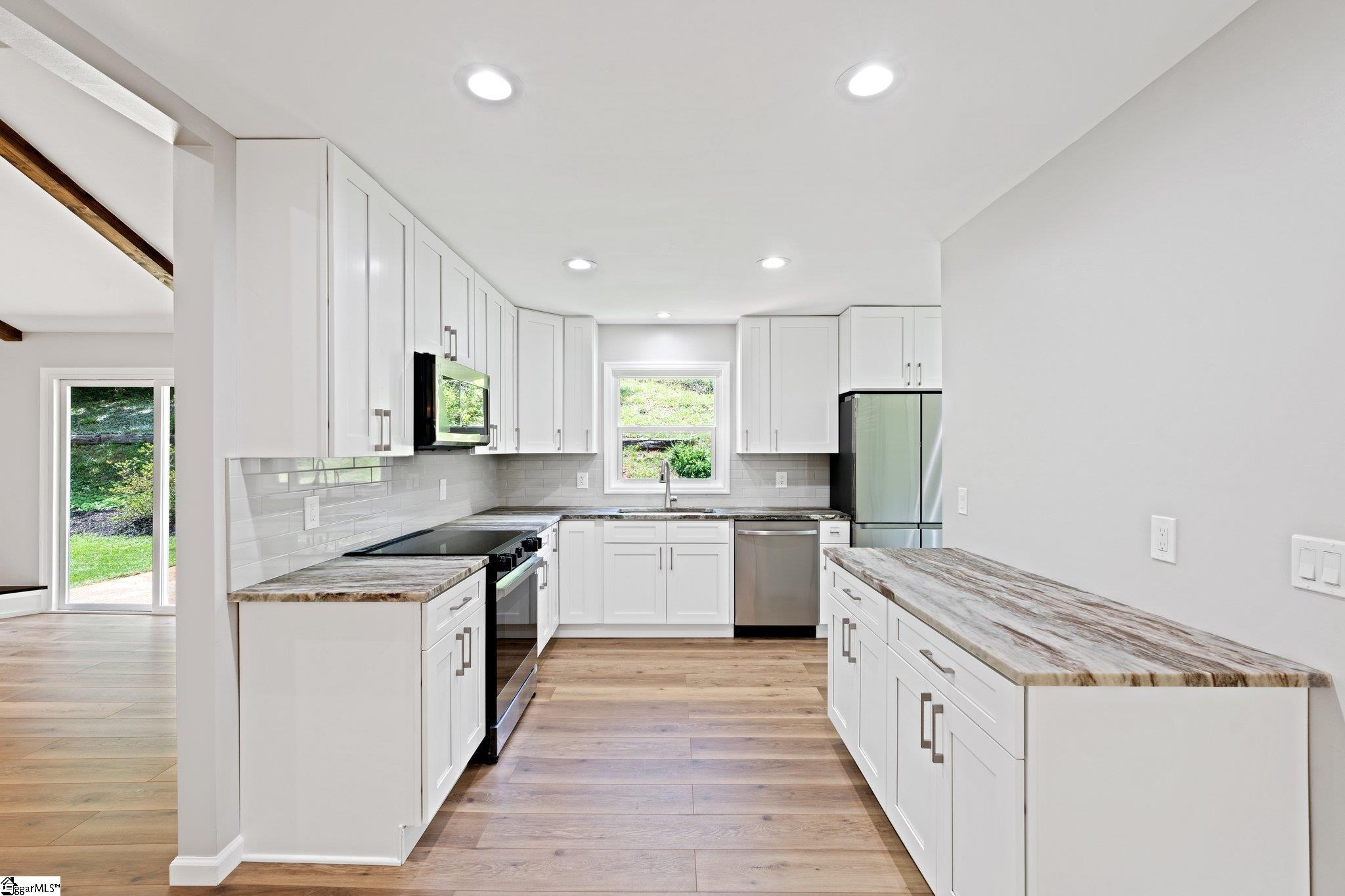 12 Burlwood Court Taylors, SC 29687