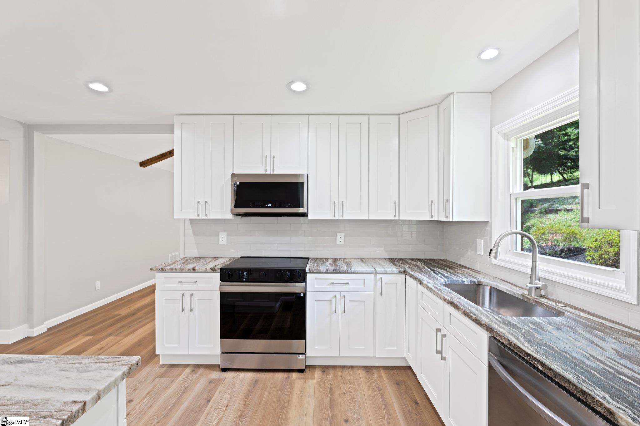 12 Burlwood Court Taylors, SC 29687