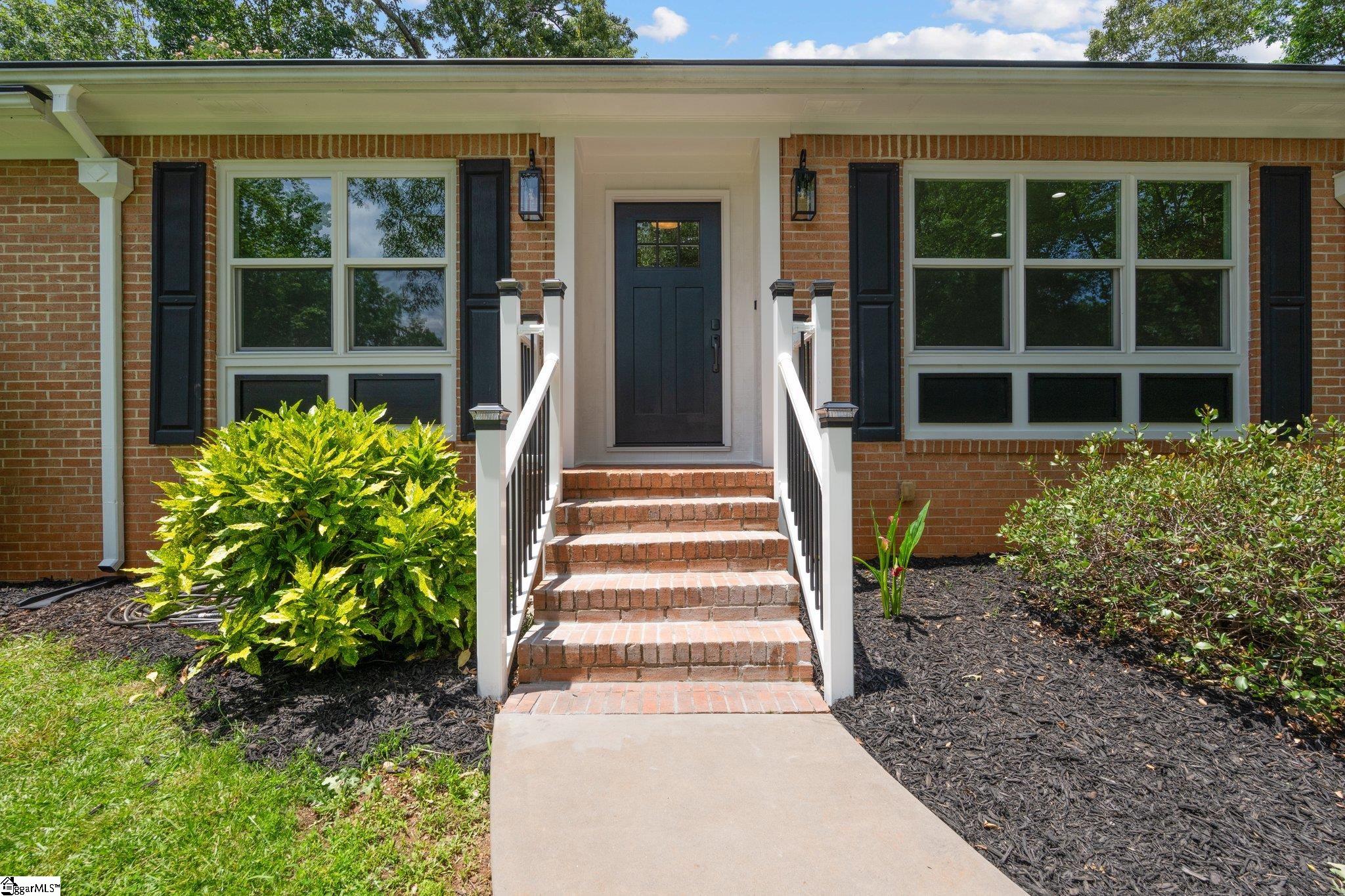 12 Burlwood Court Taylors, SC 29687
