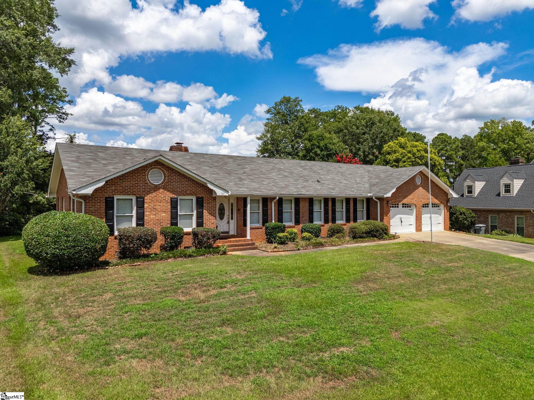 107 Gable Court Spartanburg, SC 29307-224