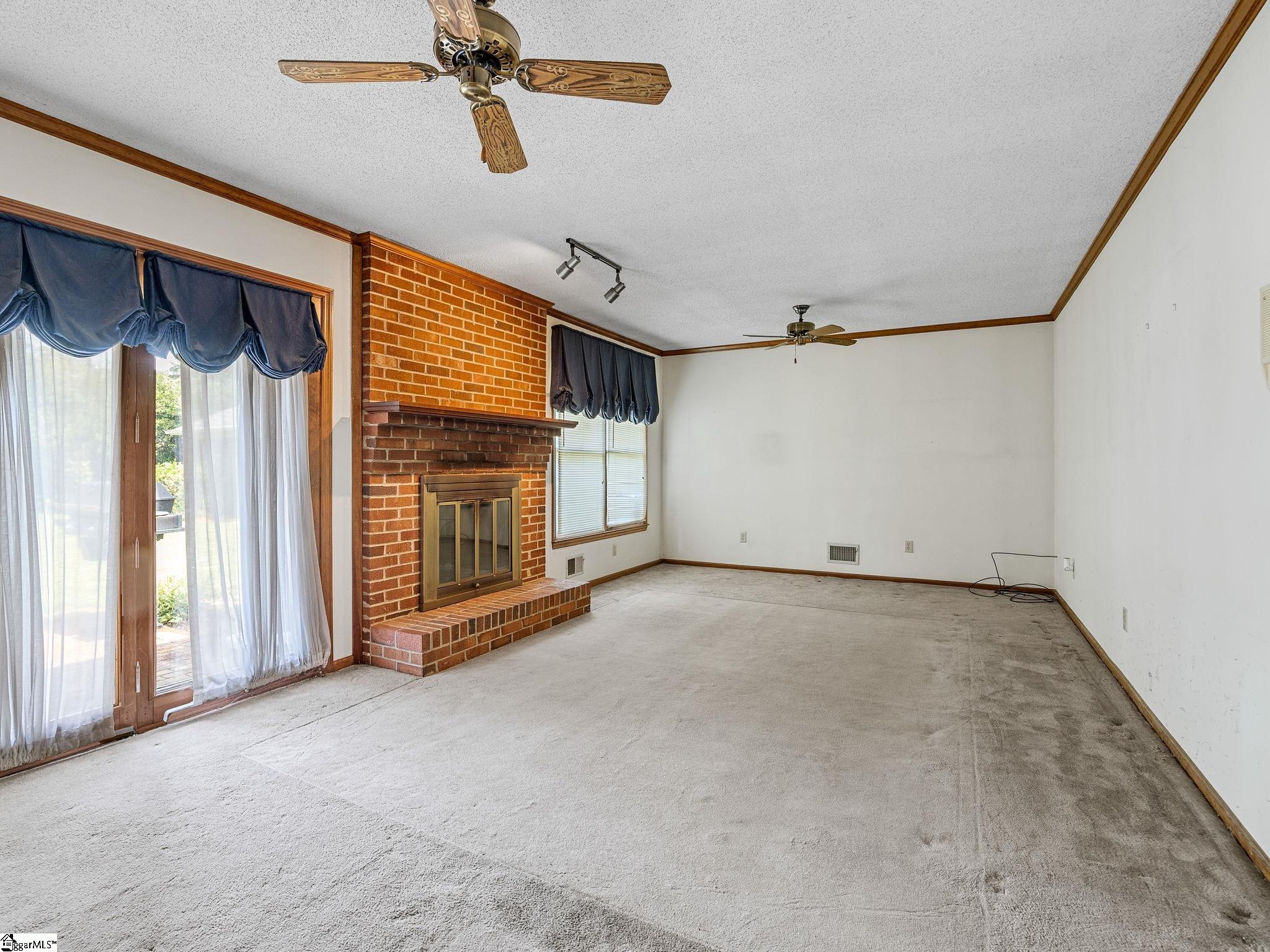 107 Gable Court Spartanburg, SC 29307-224