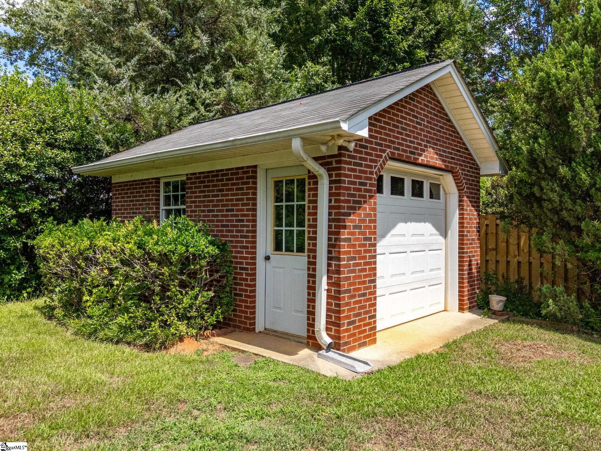 107 Gable Court Spartanburg, SC 29307-224