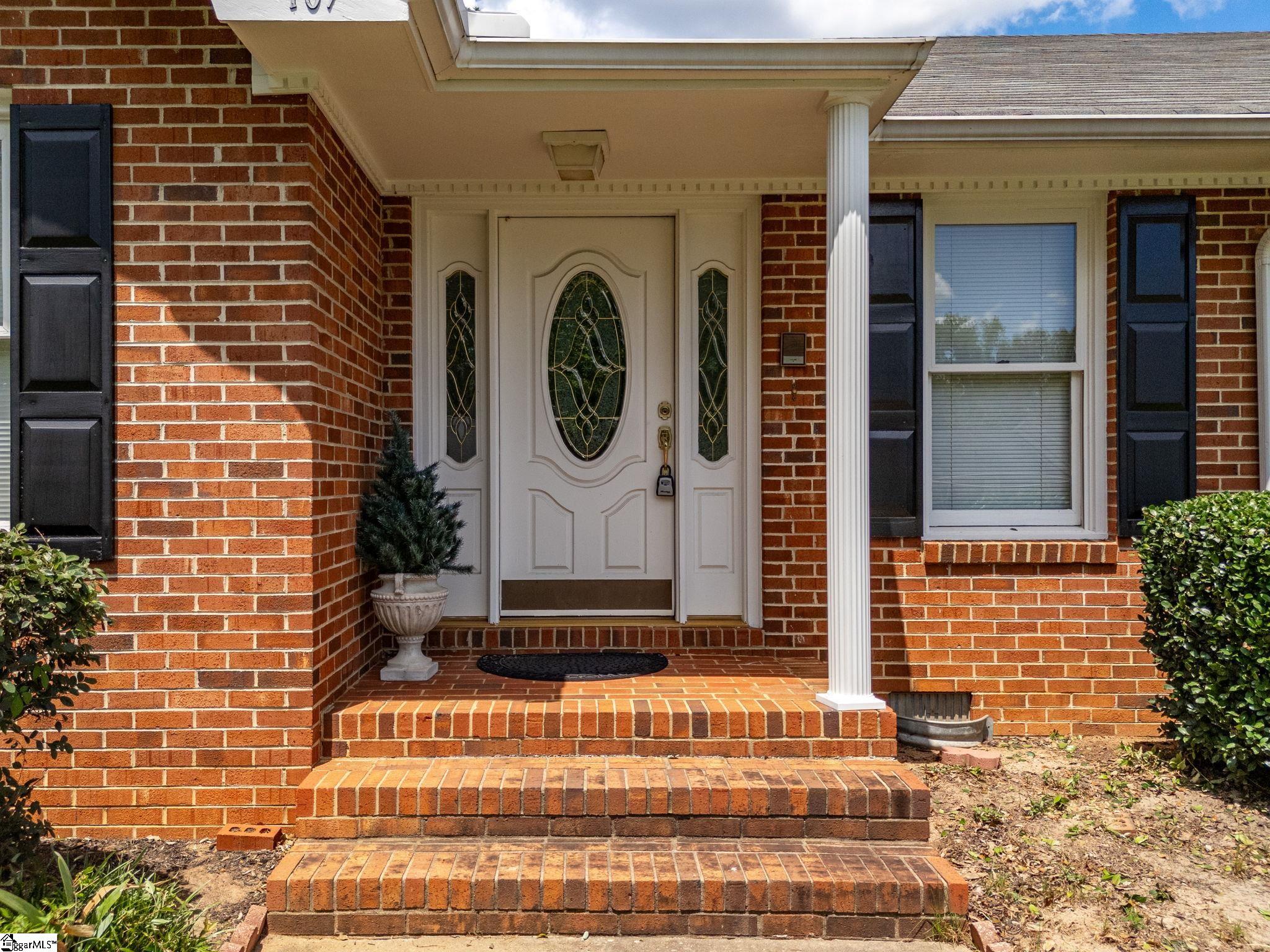 107 Gable Court Spartanburg, SC 29307-224